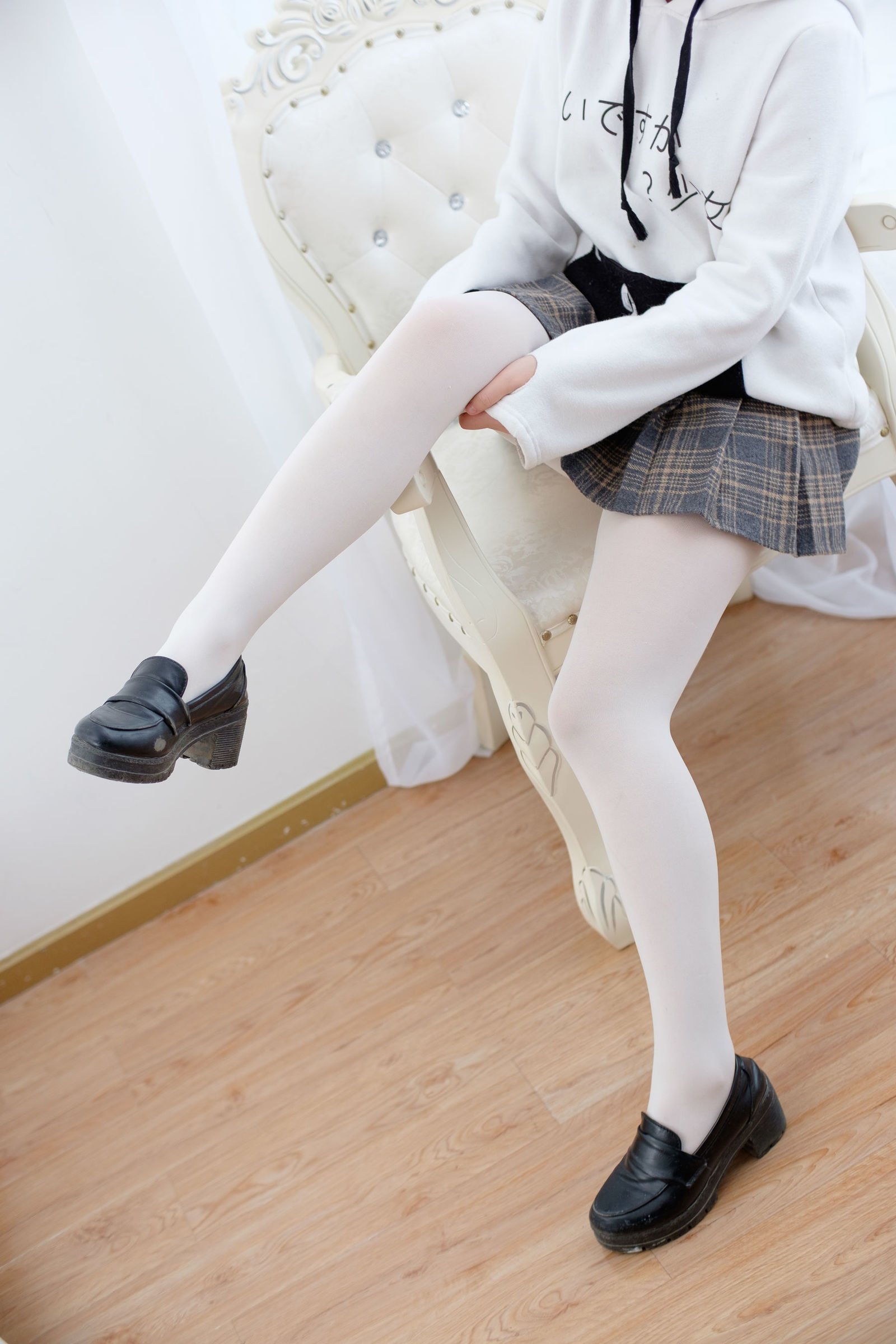 [森萝财团] R15-050 黑白少女 萝莉丝袜写真套图[77](第35页)