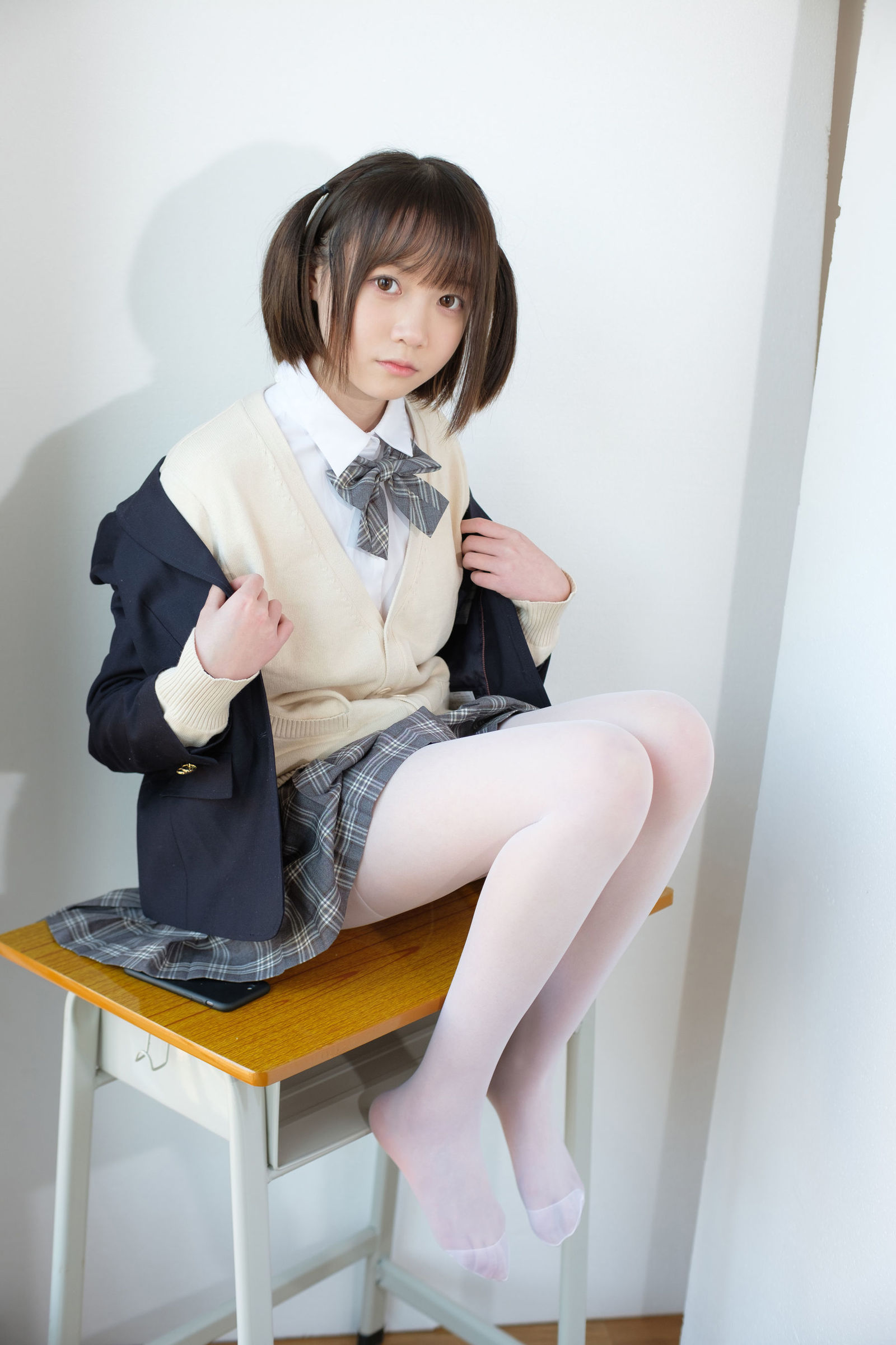 [森萝财团-萝莉丝袜写真] X-010-SSR JK校服白丝[83](第20页)