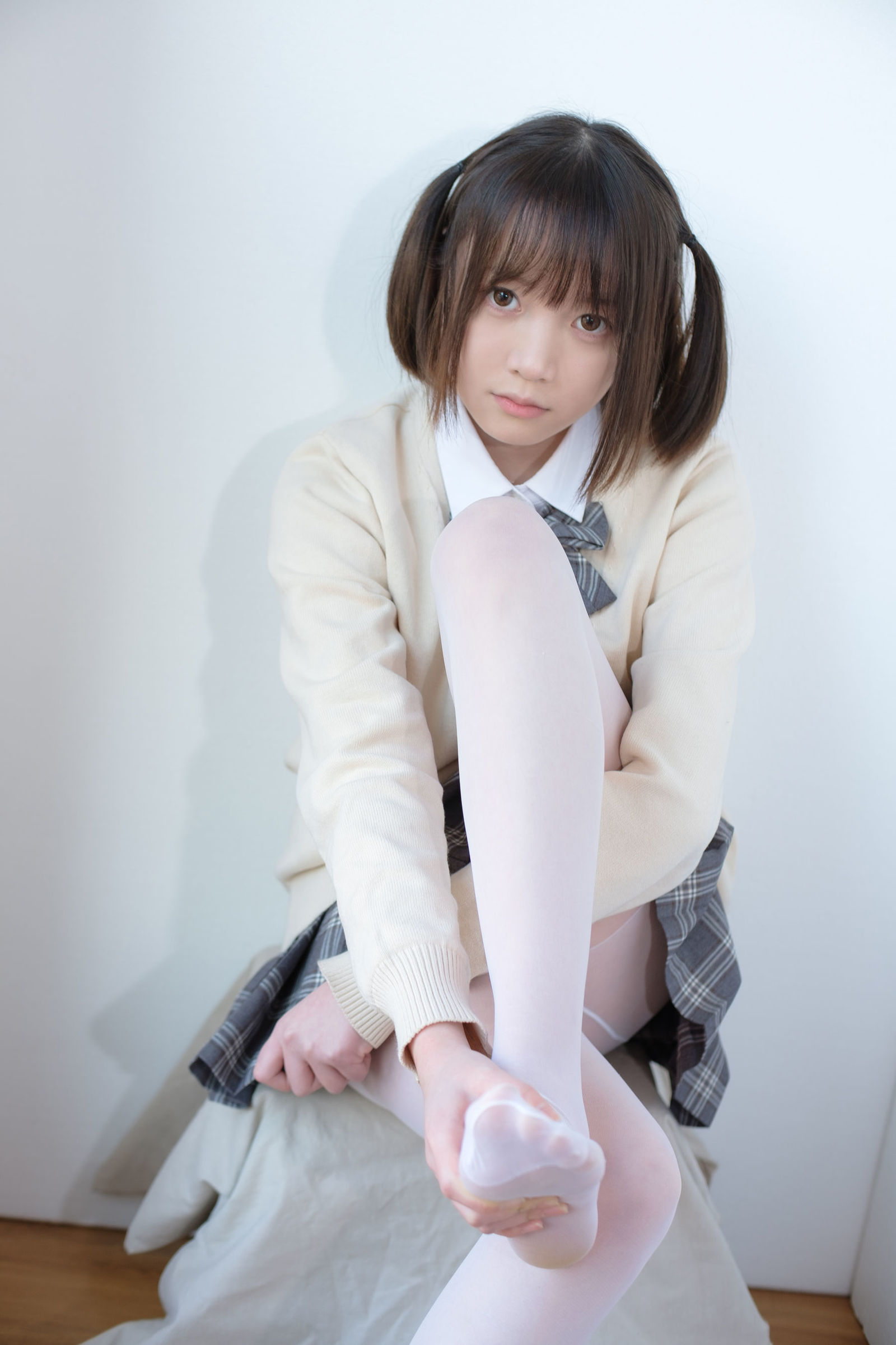 [森萝财团-萝莉丝袜写真] X-010-SSR JK校服白丝[83](第55页)