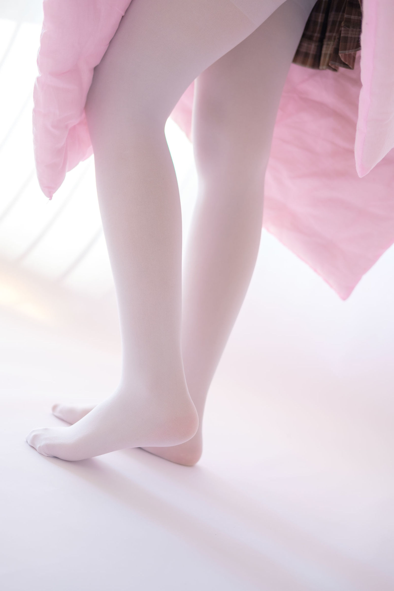 [森萝财团-萝莉丝袜写真] X-011 白丝少女的午休时间[134](第31页)