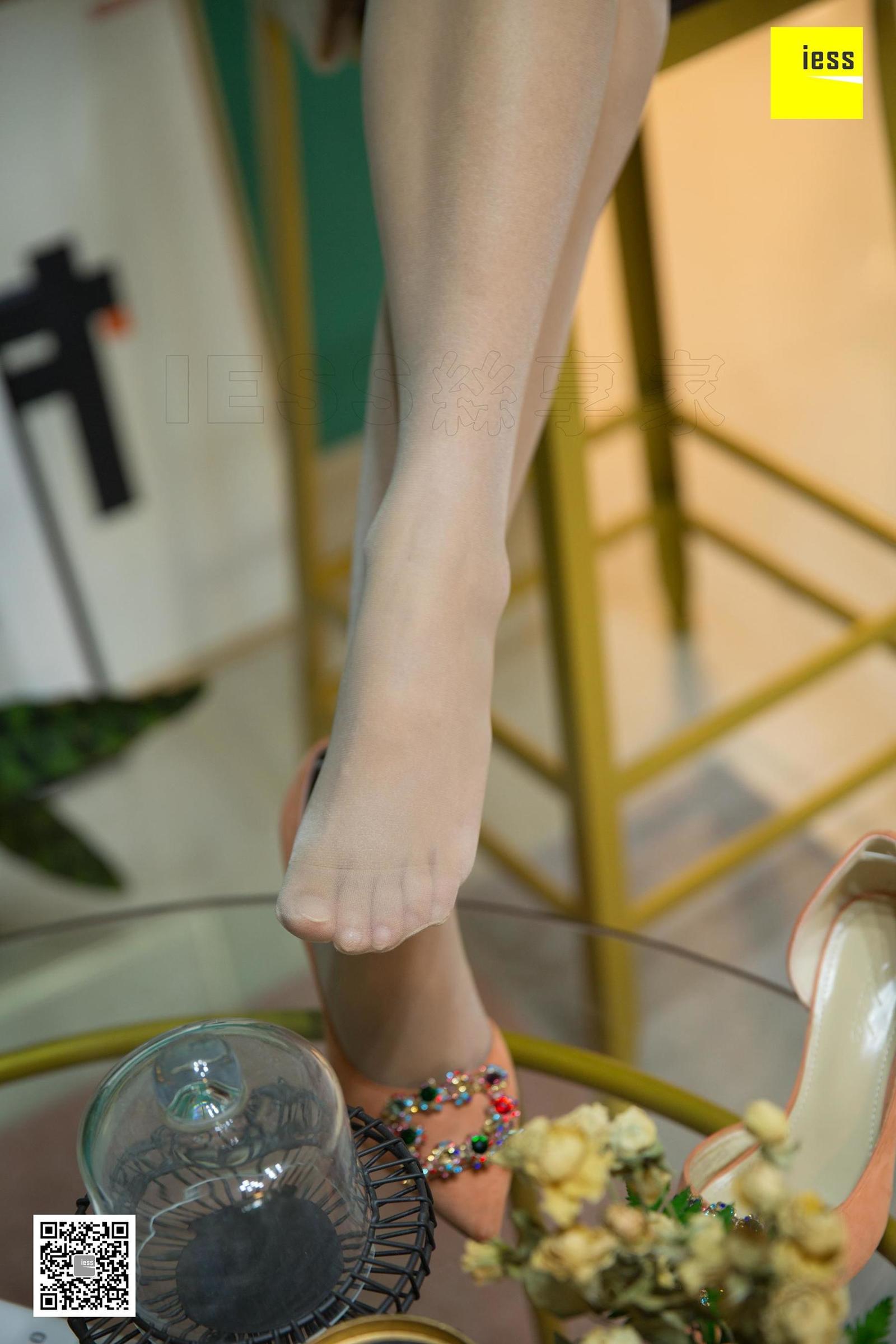 [IESS异思趣向] 模特 婉萍 《婉萍清新感搭配》丝足美腿写真[90](第57页)