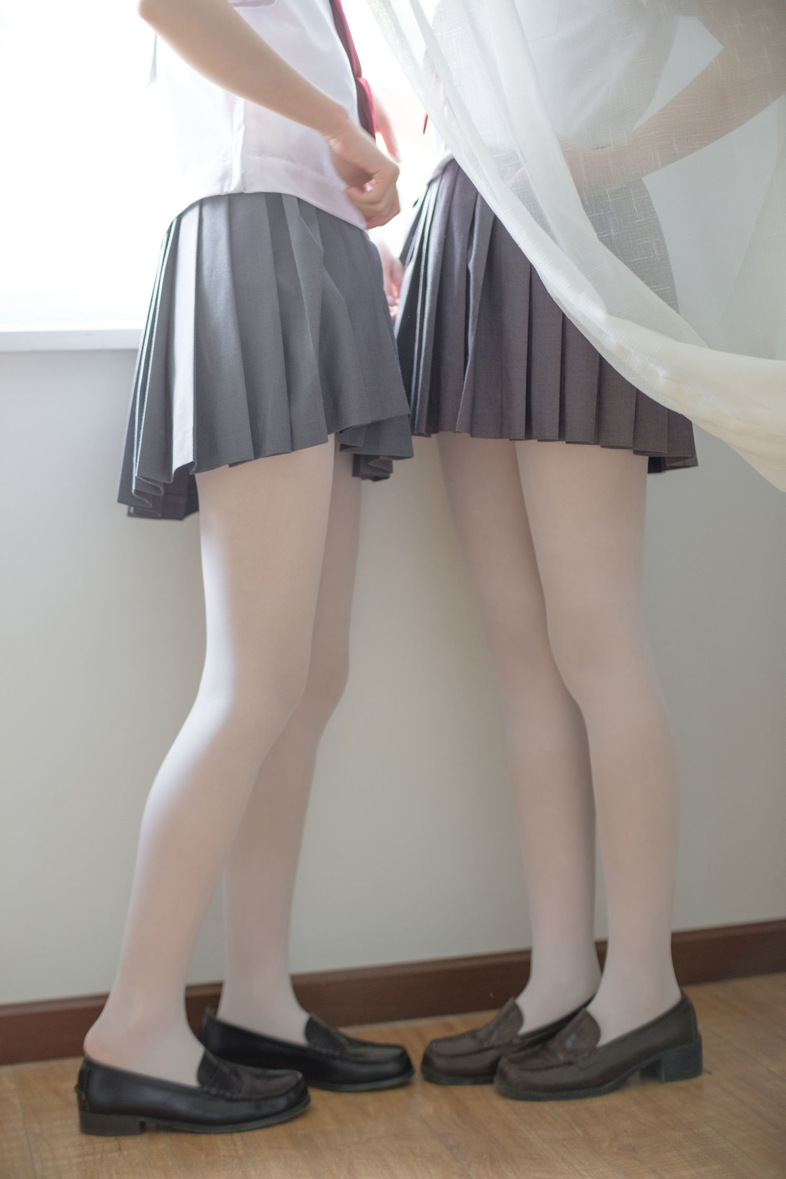 [森萝财团] X-025 JK白丝姐妹花 萝莉丝袜写真套图[131](第43页)