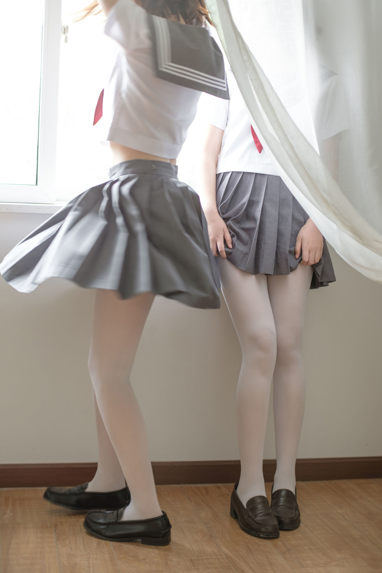 [森萝财团] X-025 JK白丝姐妹花 萝莉丝袜写真套图[131](第49页)