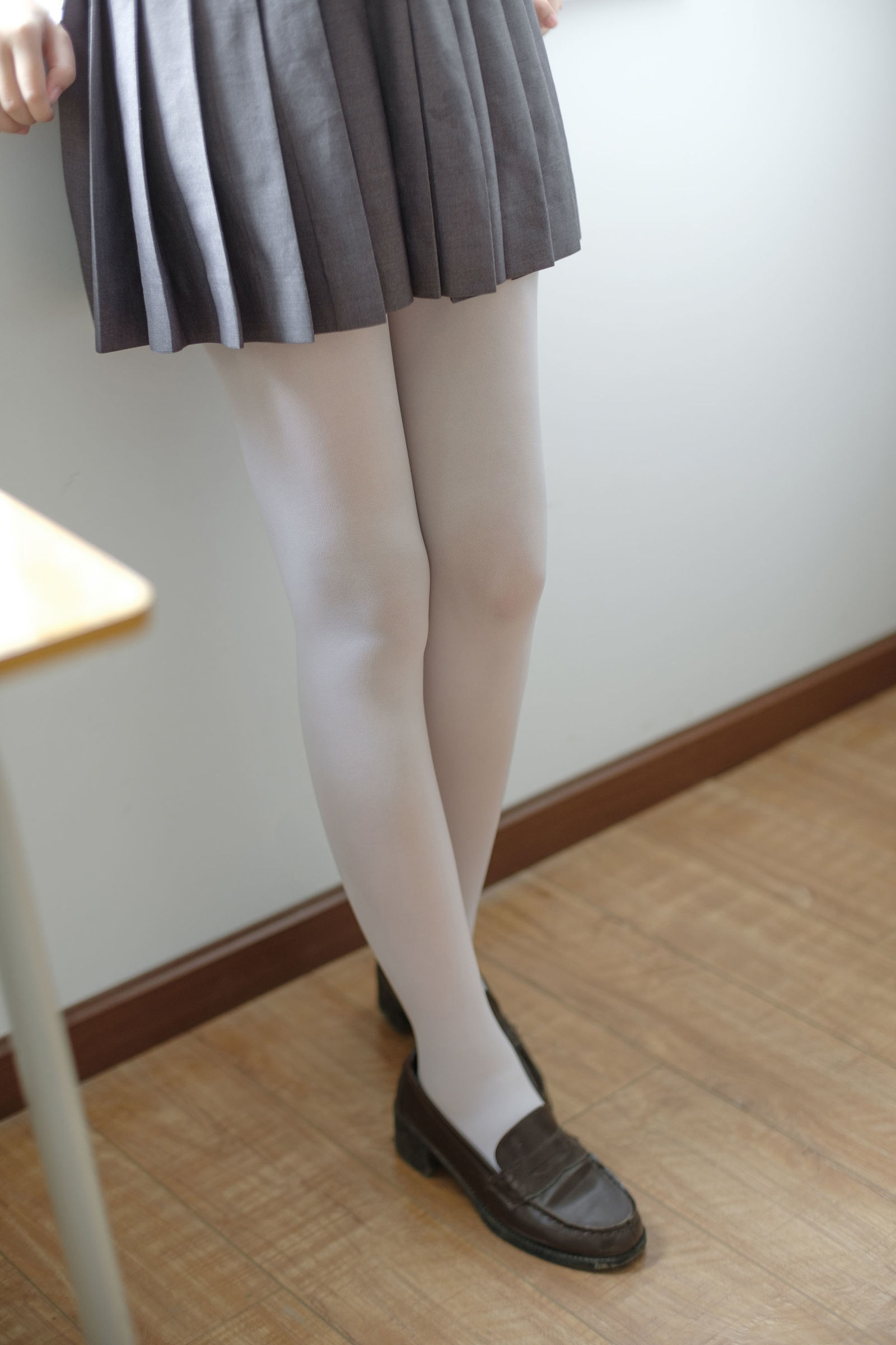 [森萝财团] X-025 JK白丝姐妹花 萝莉丝袜写真套图[131](第50页)