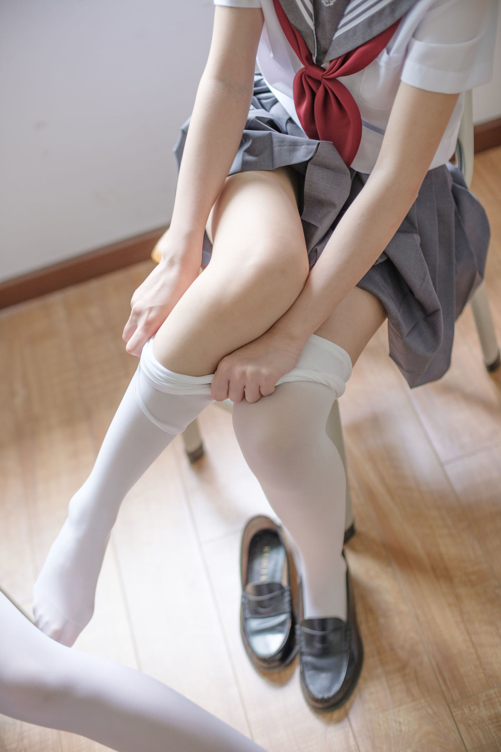 [森萝财团] X-025 JK白丝姐妹花 萝莉丝袜写真套图[131](第89页)