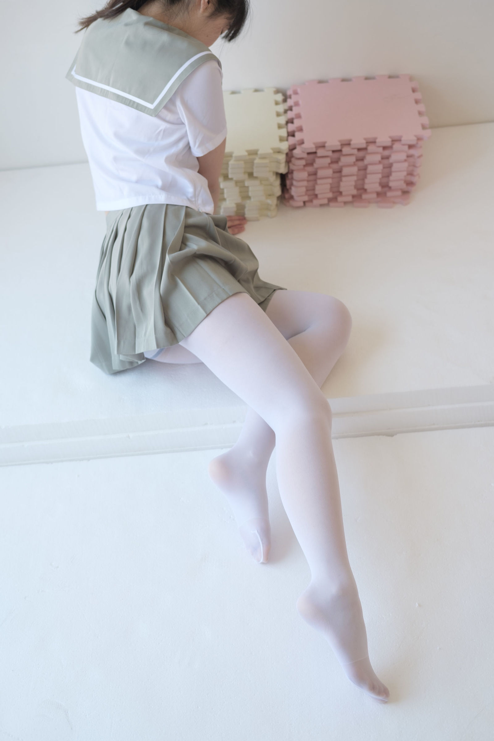[森萝财团-萝莉丝袜写真] X-016 白丝纯情[136](第51页)