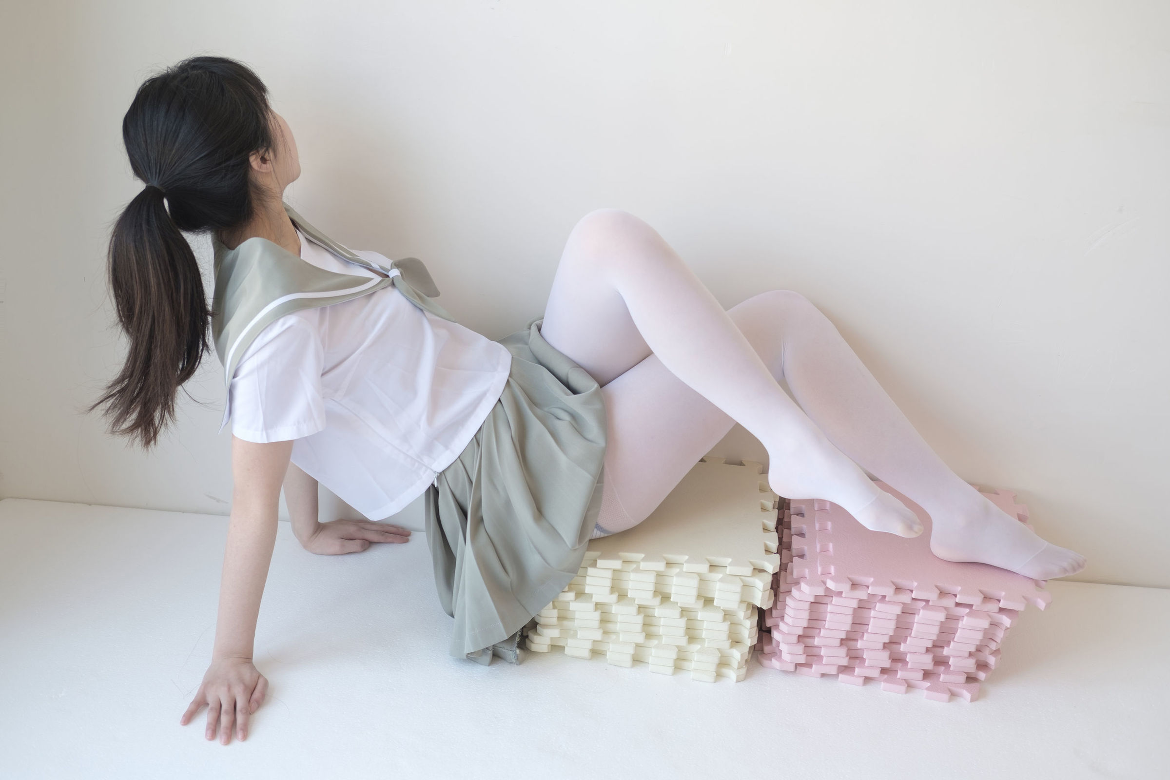[森萝财团-萝莉丝袜写真] X-016 白丝纯情[136](第61页)