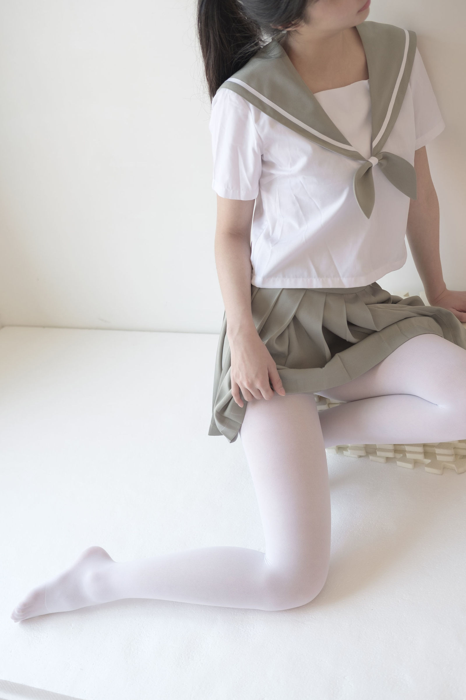 [森萝财团-萝莉丝袜写真] X-016 白丝纯情[136](第75页)