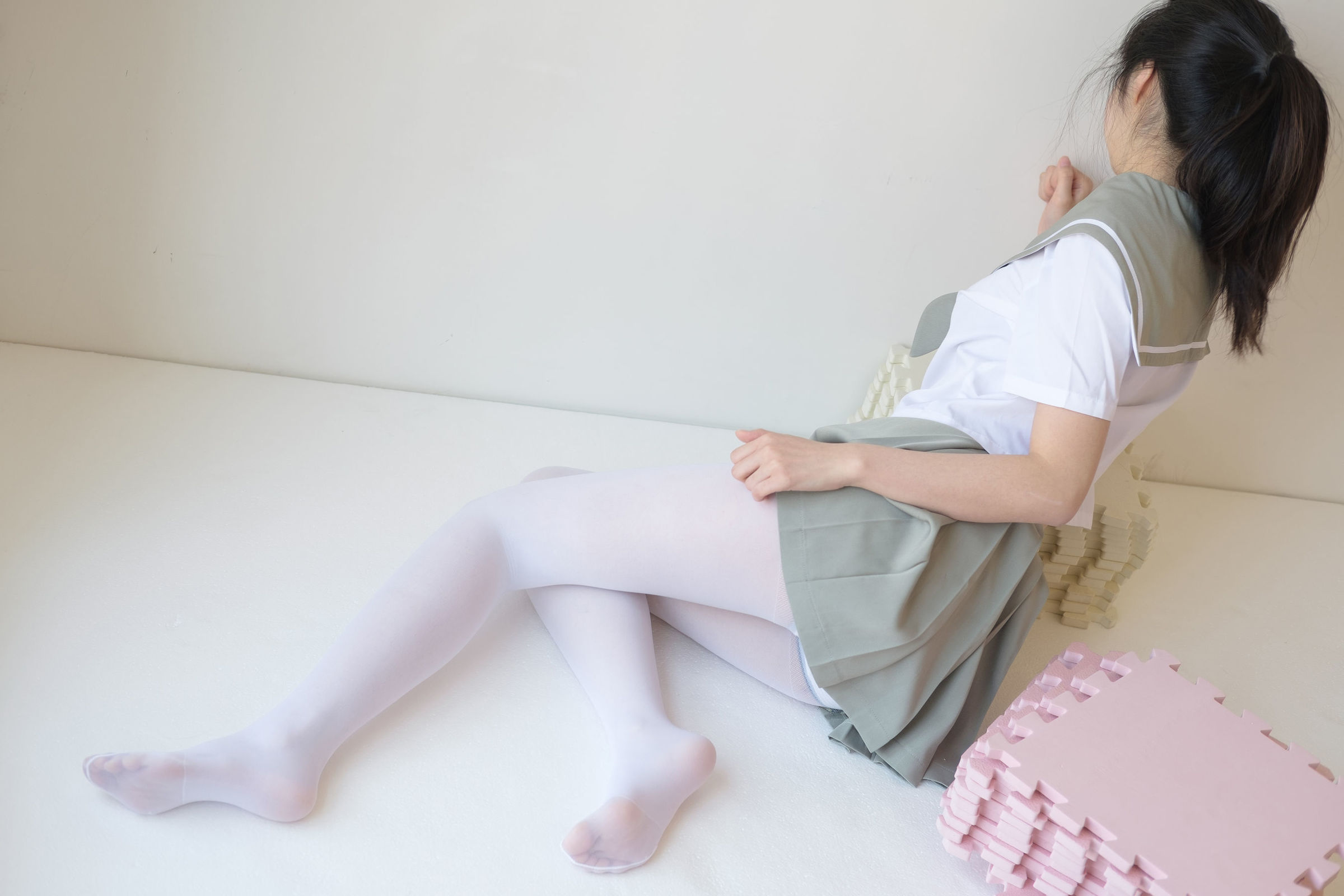 [森萝财团-萝莉丝袜写真] X-016 白丝纯情[136](第78页)