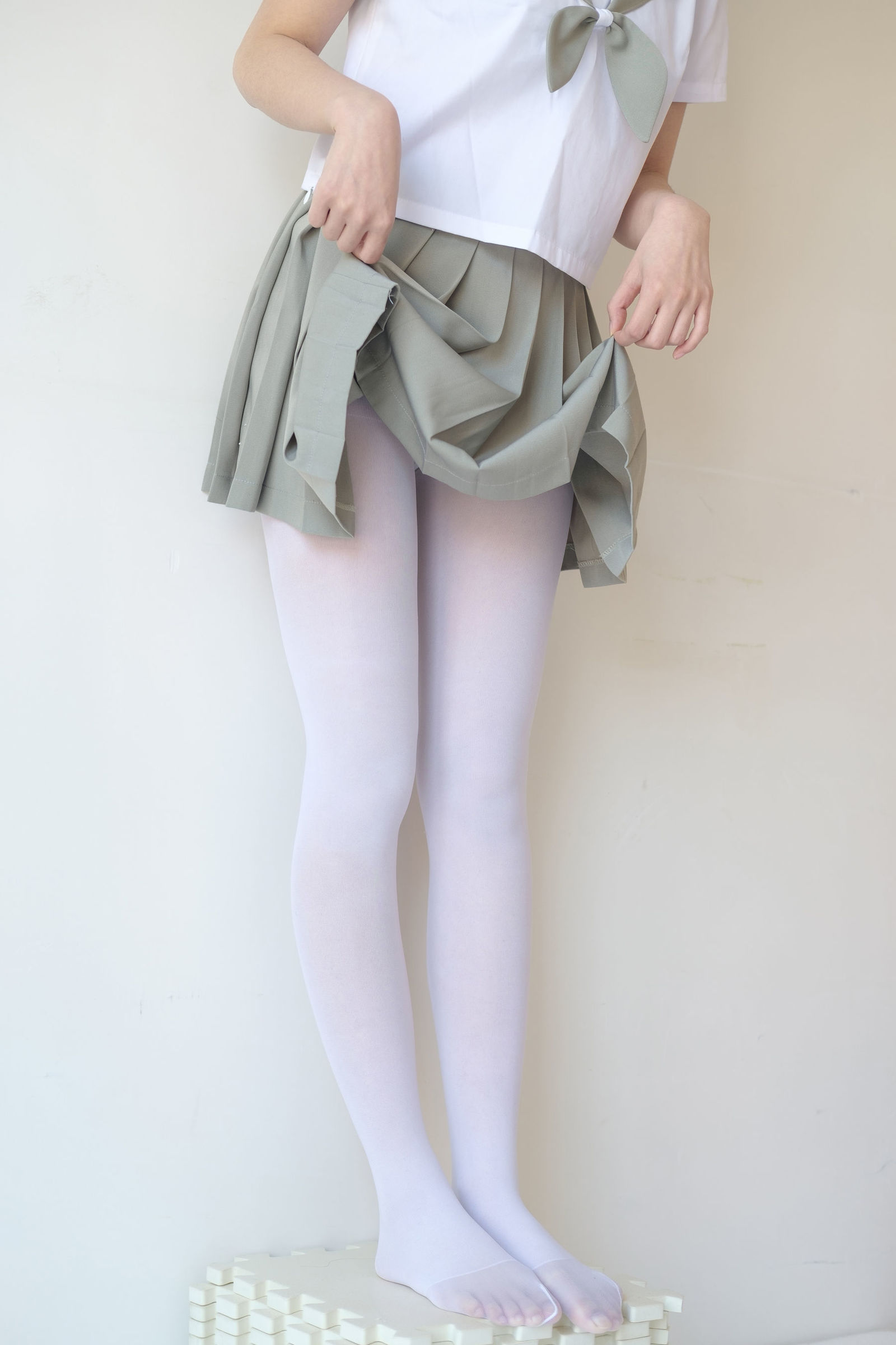 [森萝财团-萝莉丝袜写真] X-016 白丝纯情[136](第90页)