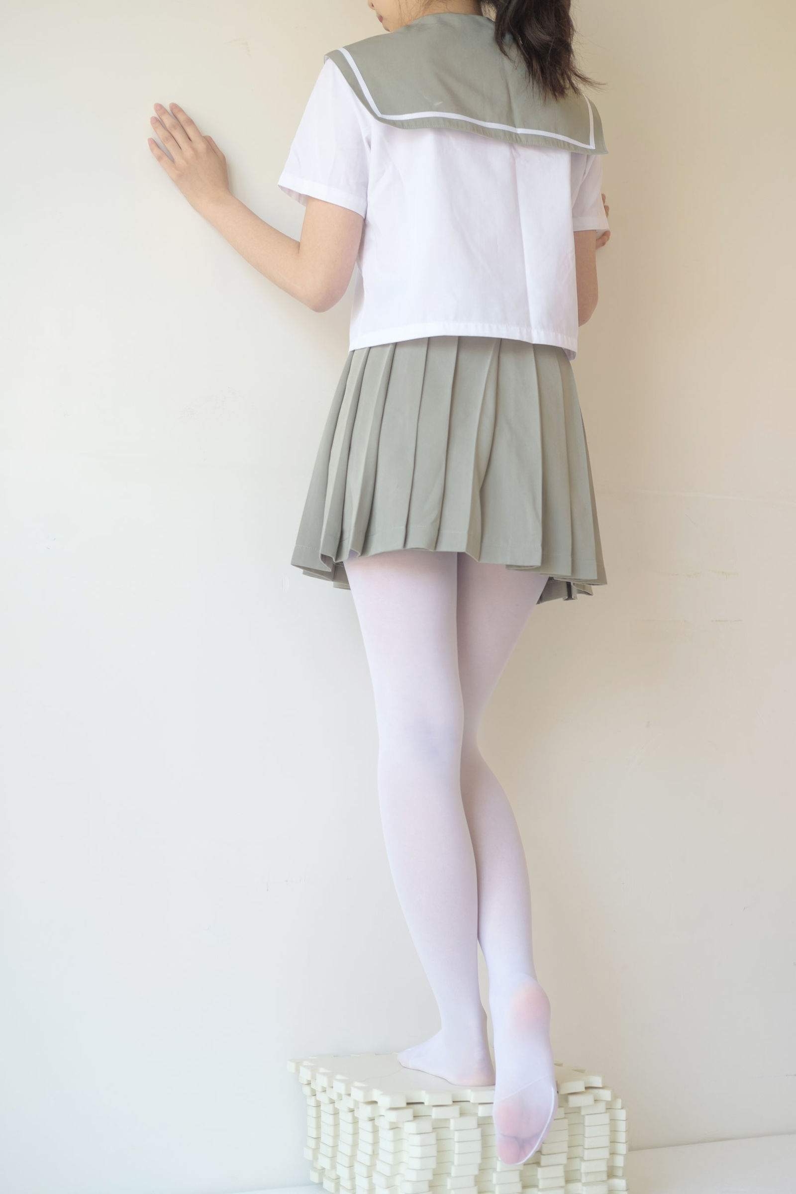 [森萝财团-萝莉丝袜写真] X-016 白丝纯情[136](第100页)