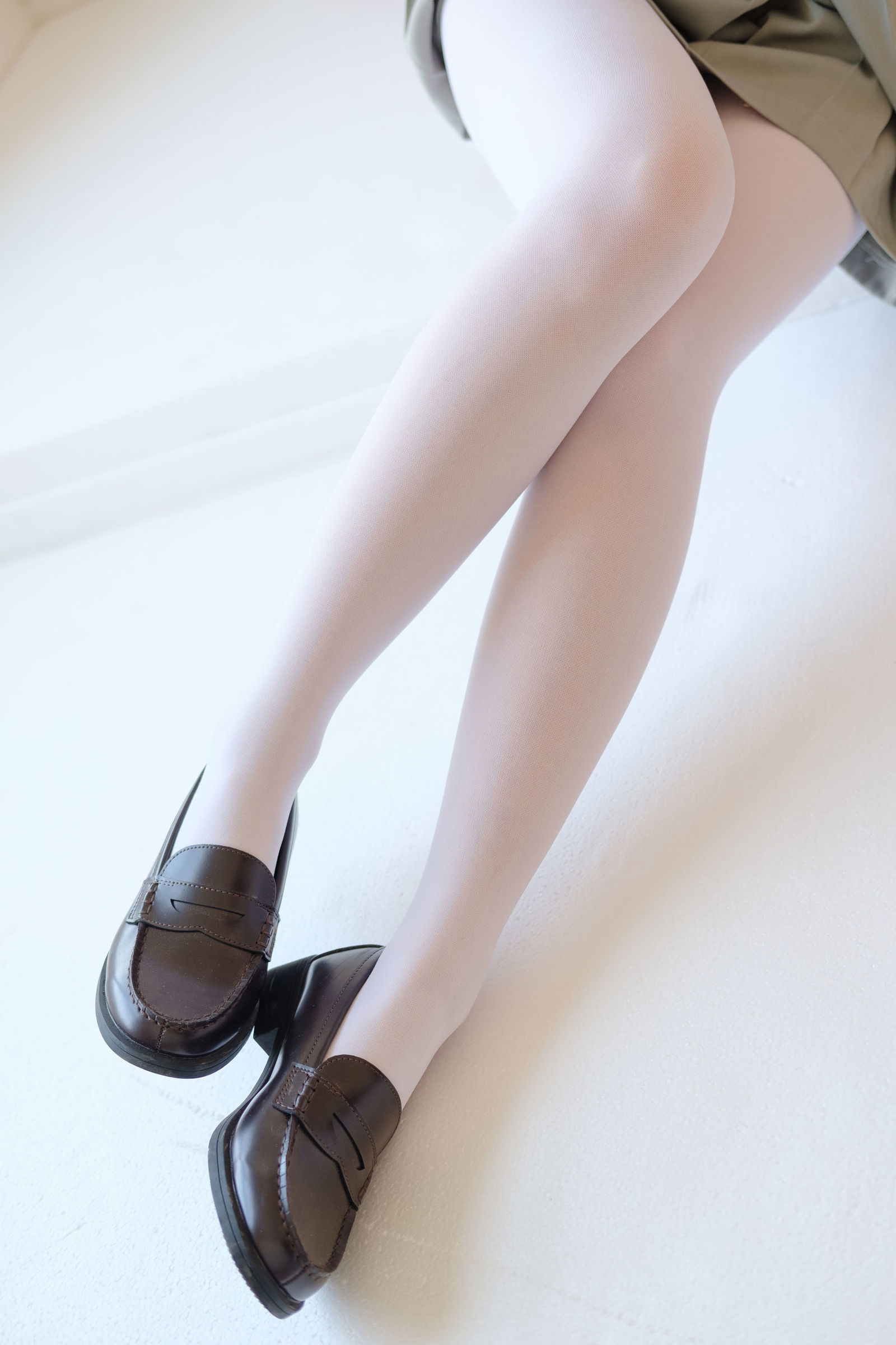 [森萝财团-萝莉丝袜写真] X-016 白丝纯情[136](第102页)