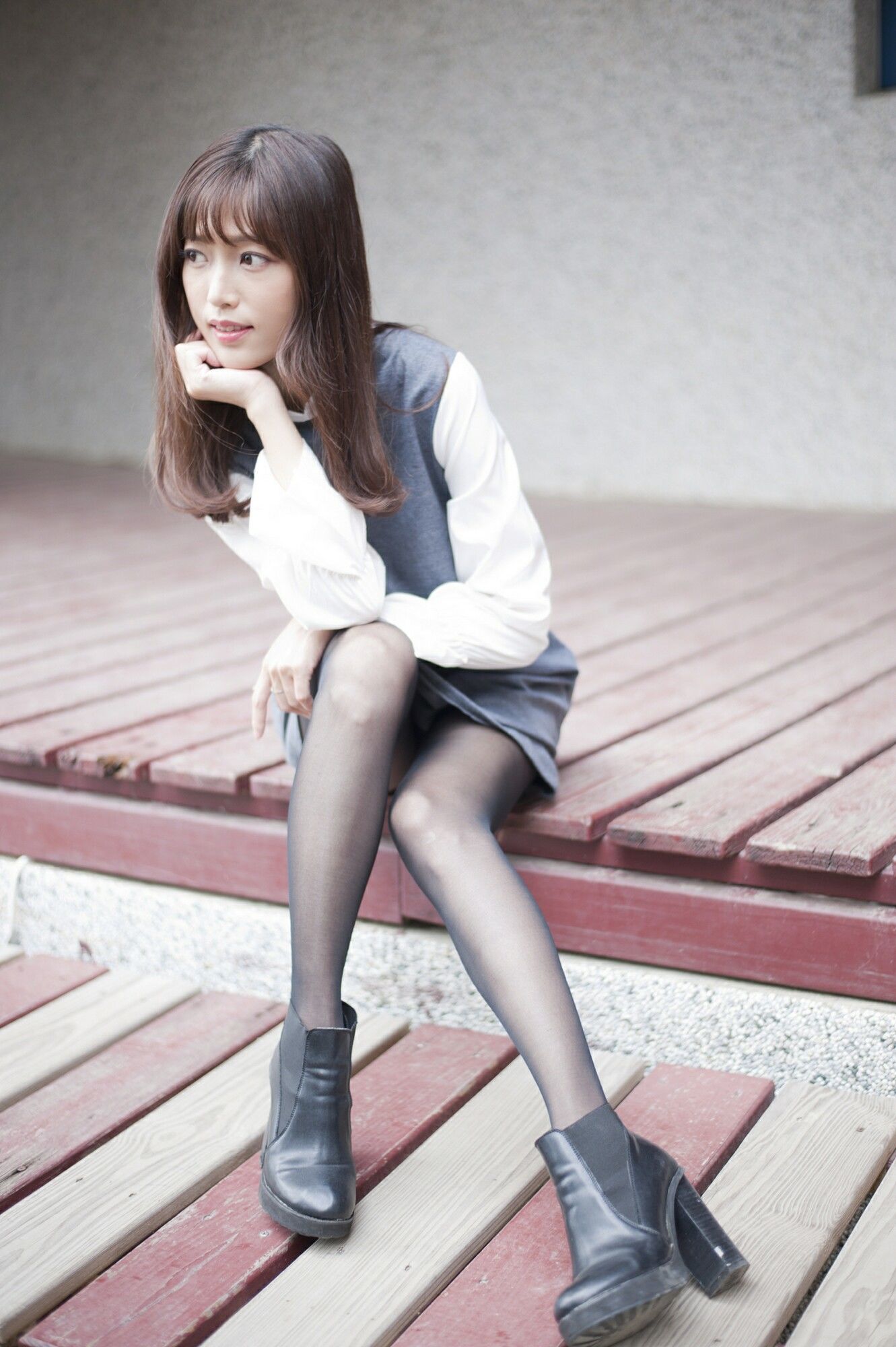 [台湾美女] 彭丽嘉(Lady憶憶) - 樱花下的黑丝 写真套图[33](第14页)