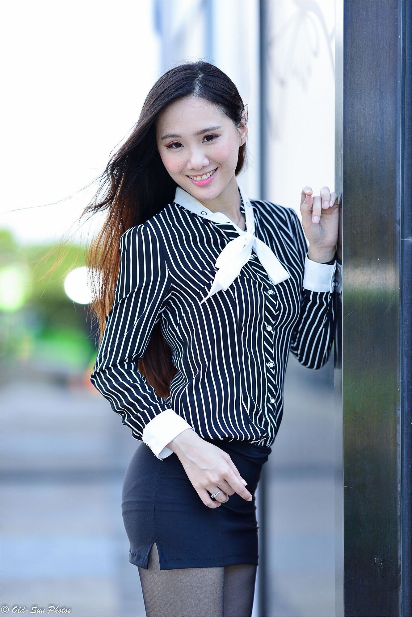 [台湾正妹] 张小米 - 黑丝OL女郎外拍 写真图片[75](第8页)
