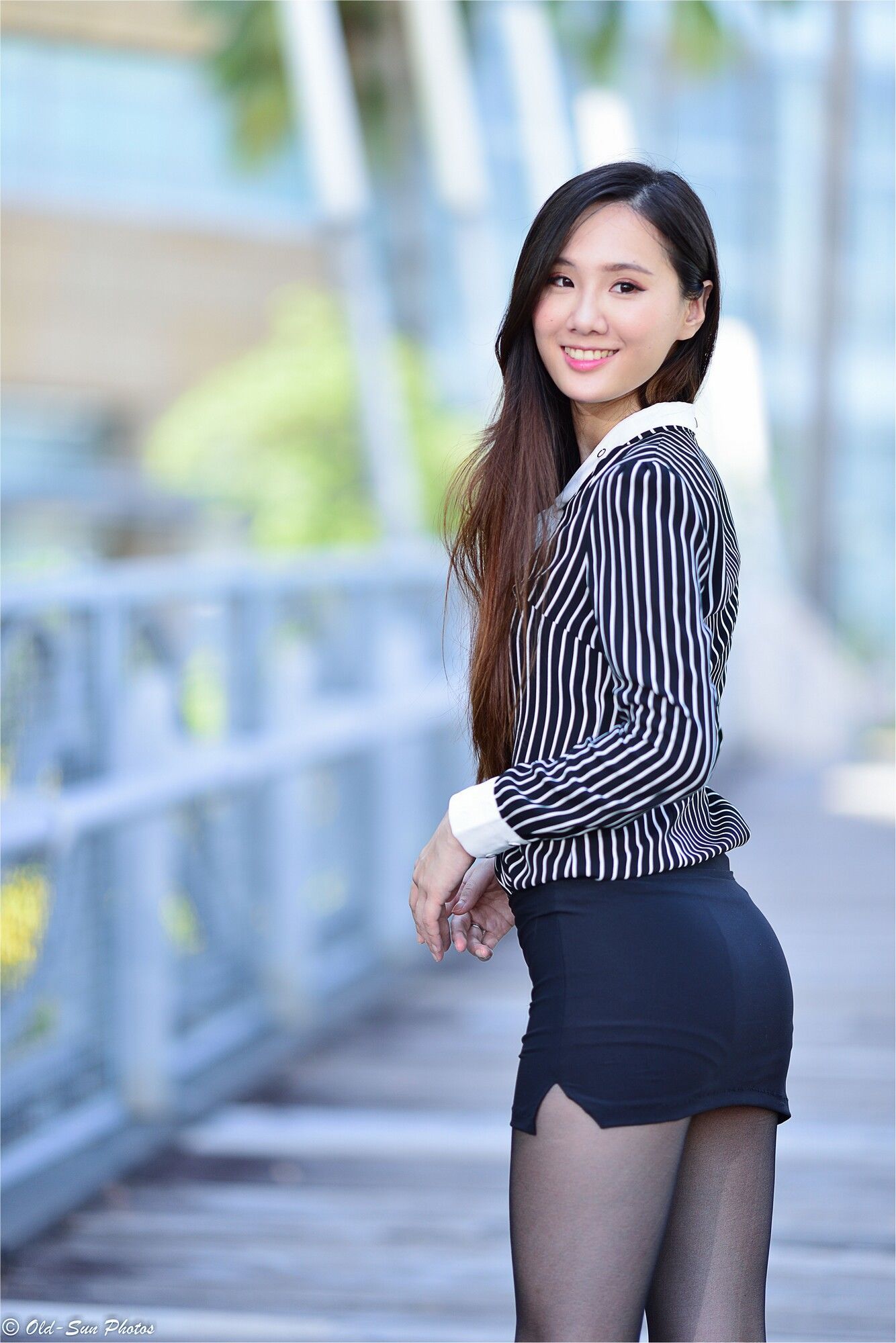[台湾正妹] 张小米 - 黑丝OL女郎外拍 写真图片[75](第11页)