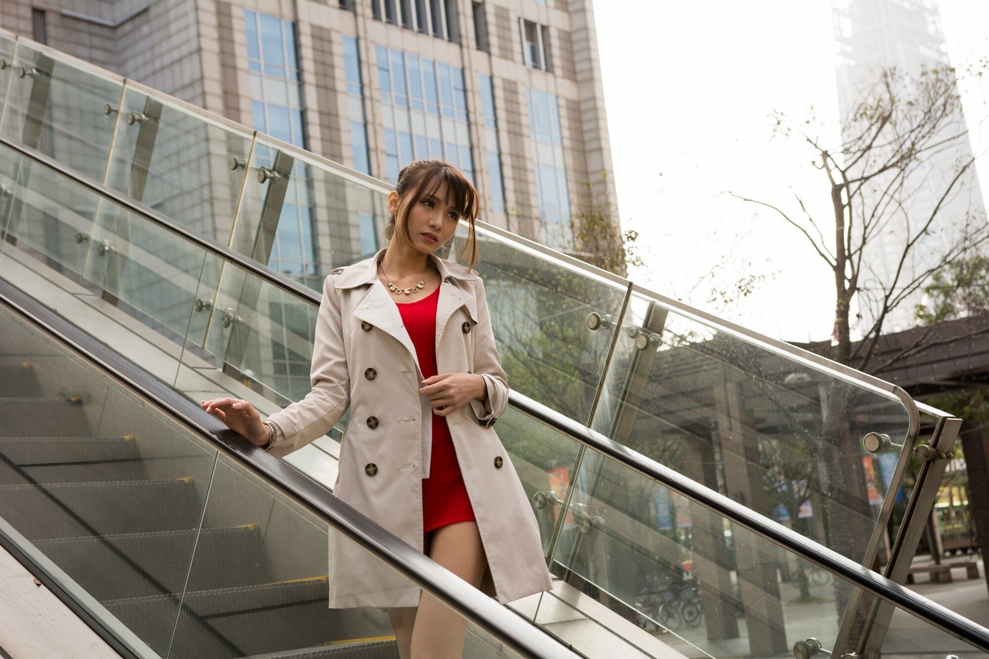 [台湾美女] 蔡译心 - 信義區周邊 时尚风衣街拍套图[74](第51页)