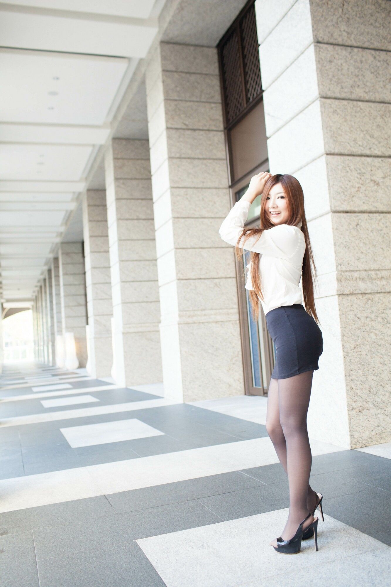 [台湾美女] Michelle小羽 - 信義區街拍黑丝OL 写真套图[75](第63页)