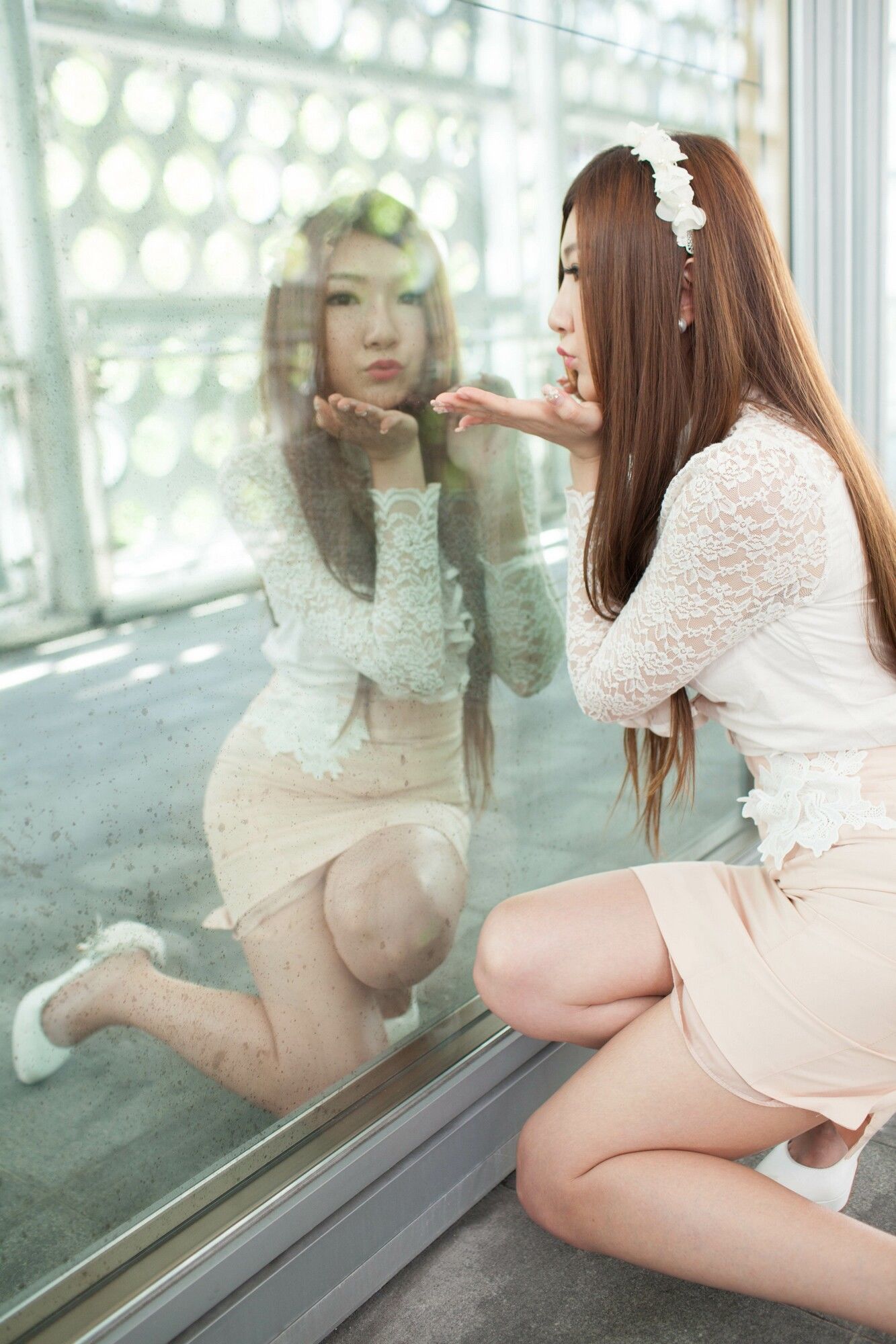 [台湾美女] Michelle小羽 - 信義區街拍 蕾丝+包臀短裙 写真套图[78](第67页)