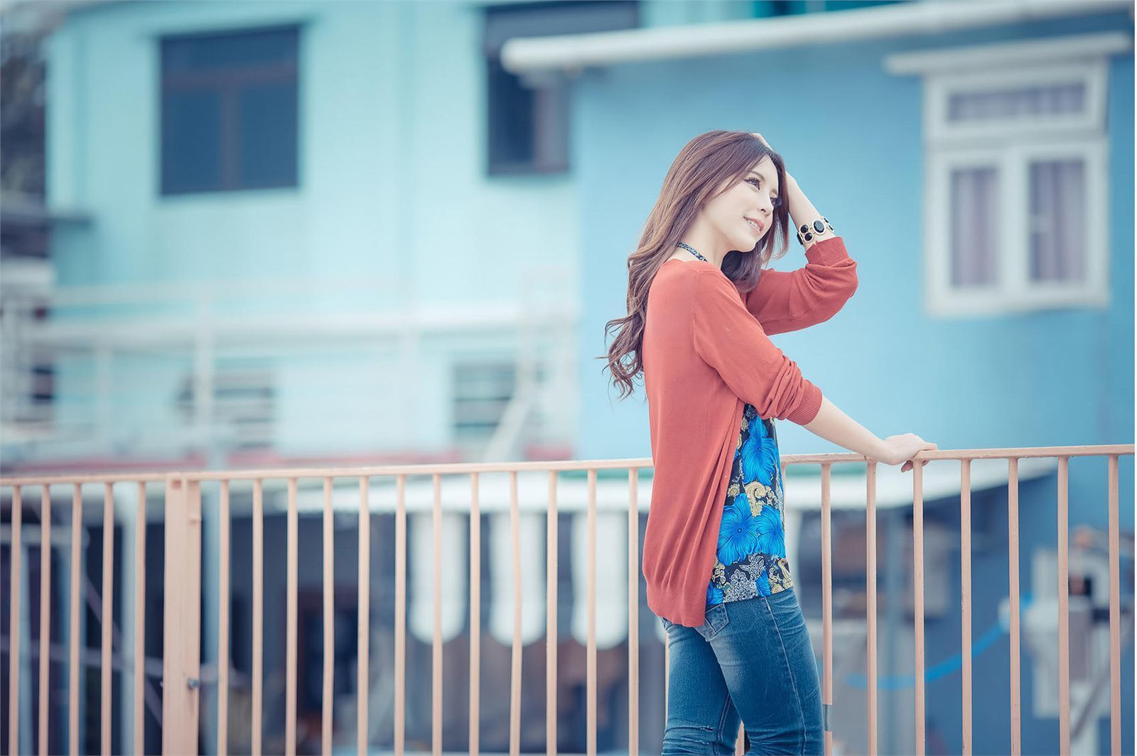 [台湾美女] 超跑女神大眼正妹张齐郡 - 炫彩外拍 写真图片[67](第37页)