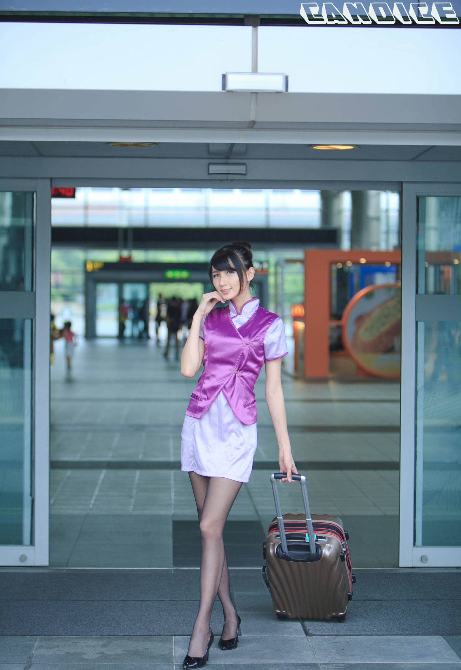 [台湾美女] 蔡译心 - 空姐黑丝街拍 写真套图[41](第9页)