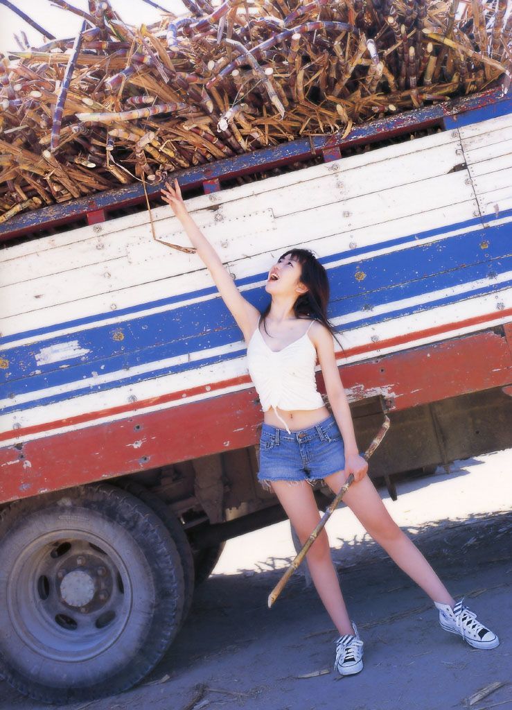 [日本美女] 中村知世 《知世初見世》 写真集[90](第36页)