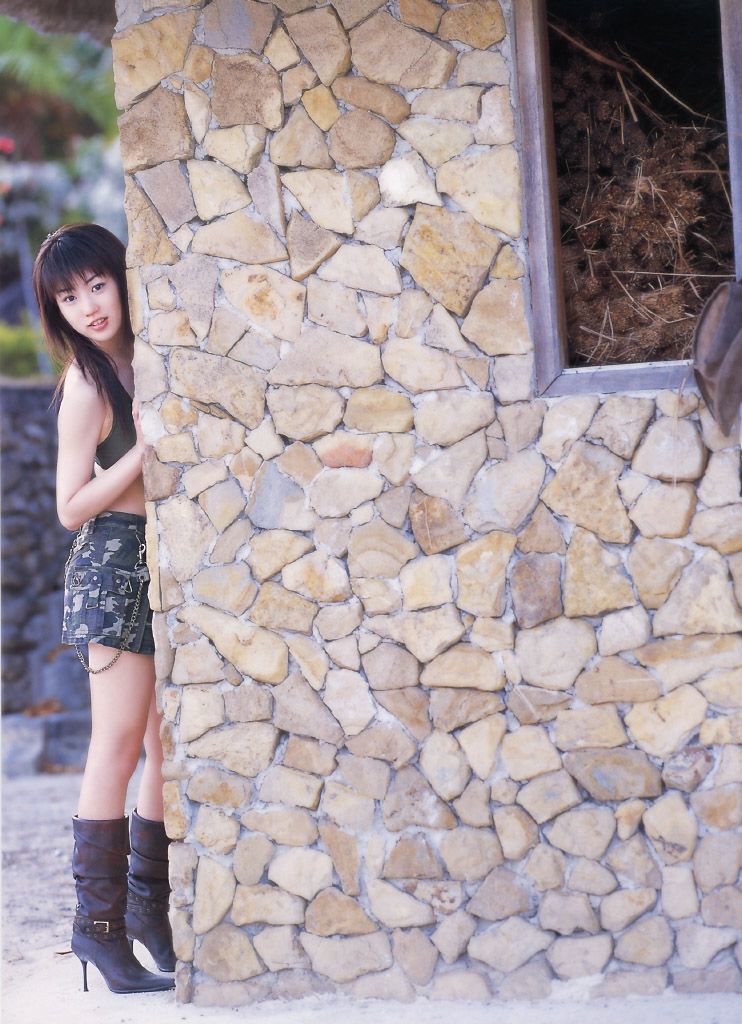 [日本美女] 中村知世 《知世初見世》 写真集[90](第37页)