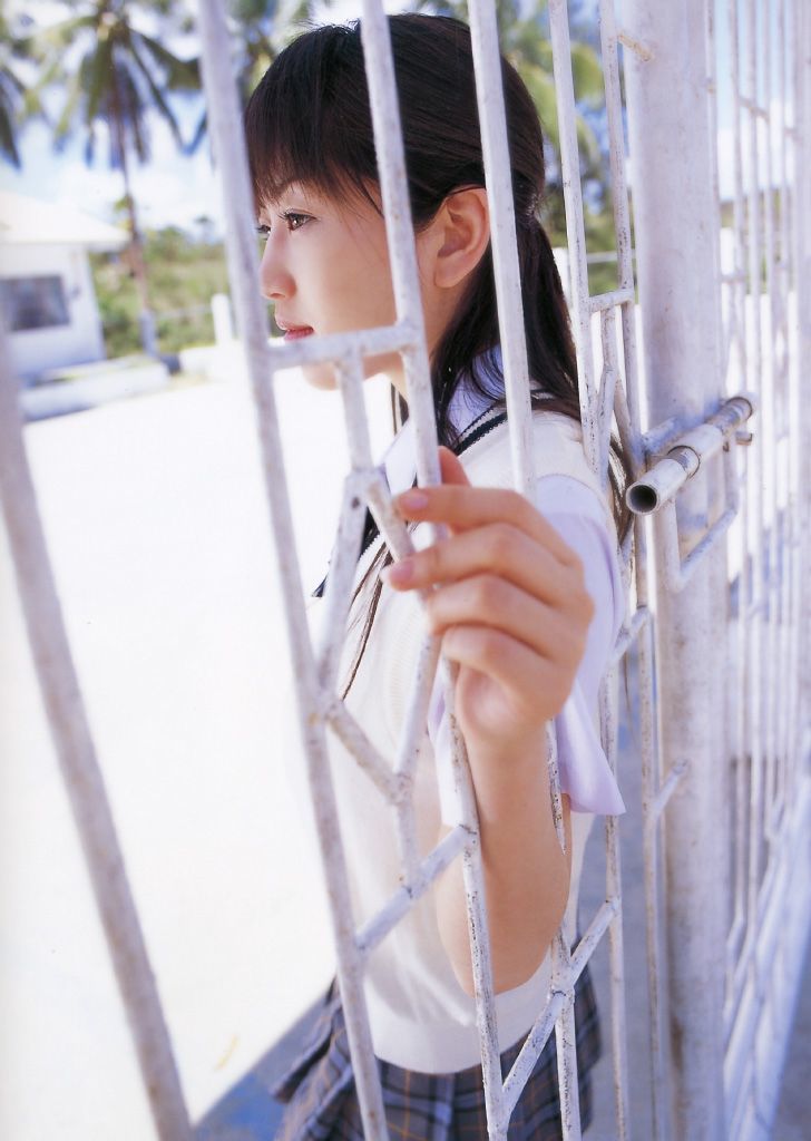 [日本美女] 中村知世 《知世初見世》 写真集[90](第46页)