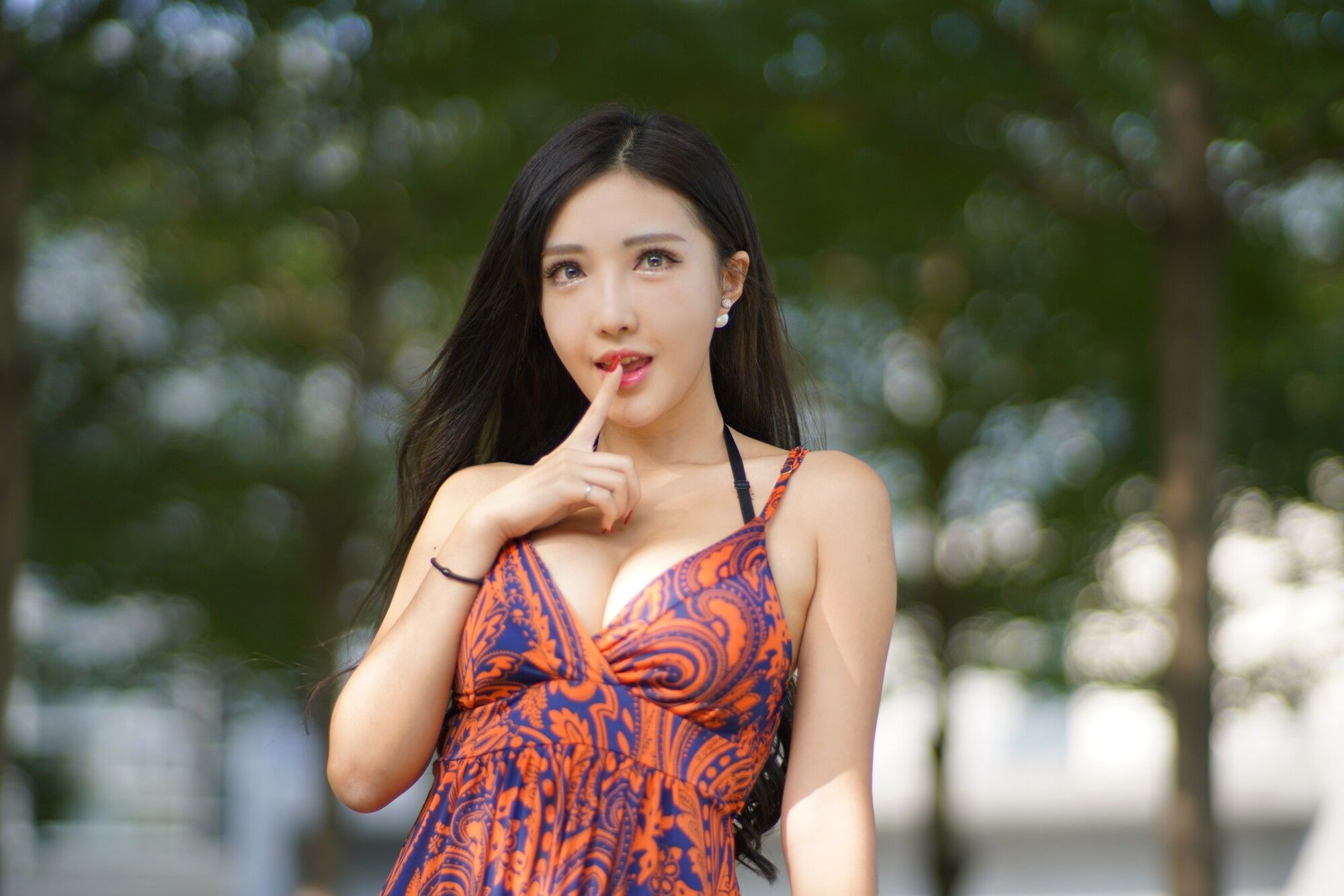[台湾美女] 赵芸 台中美術館 优雅长裙外拍 写真图片[68](第33页)