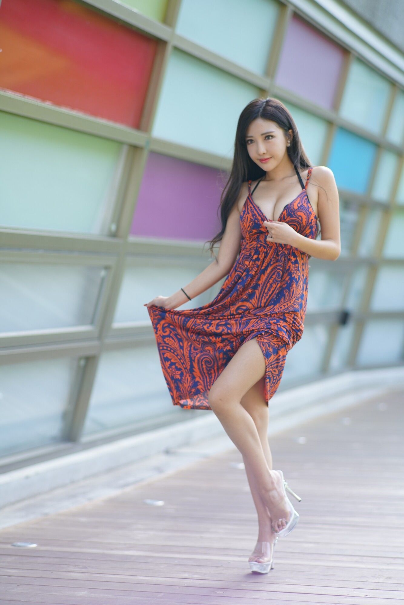 [台湾美女] 赵芸 台中美術館 优雅长裙外拍 写真图片[68](第41页)