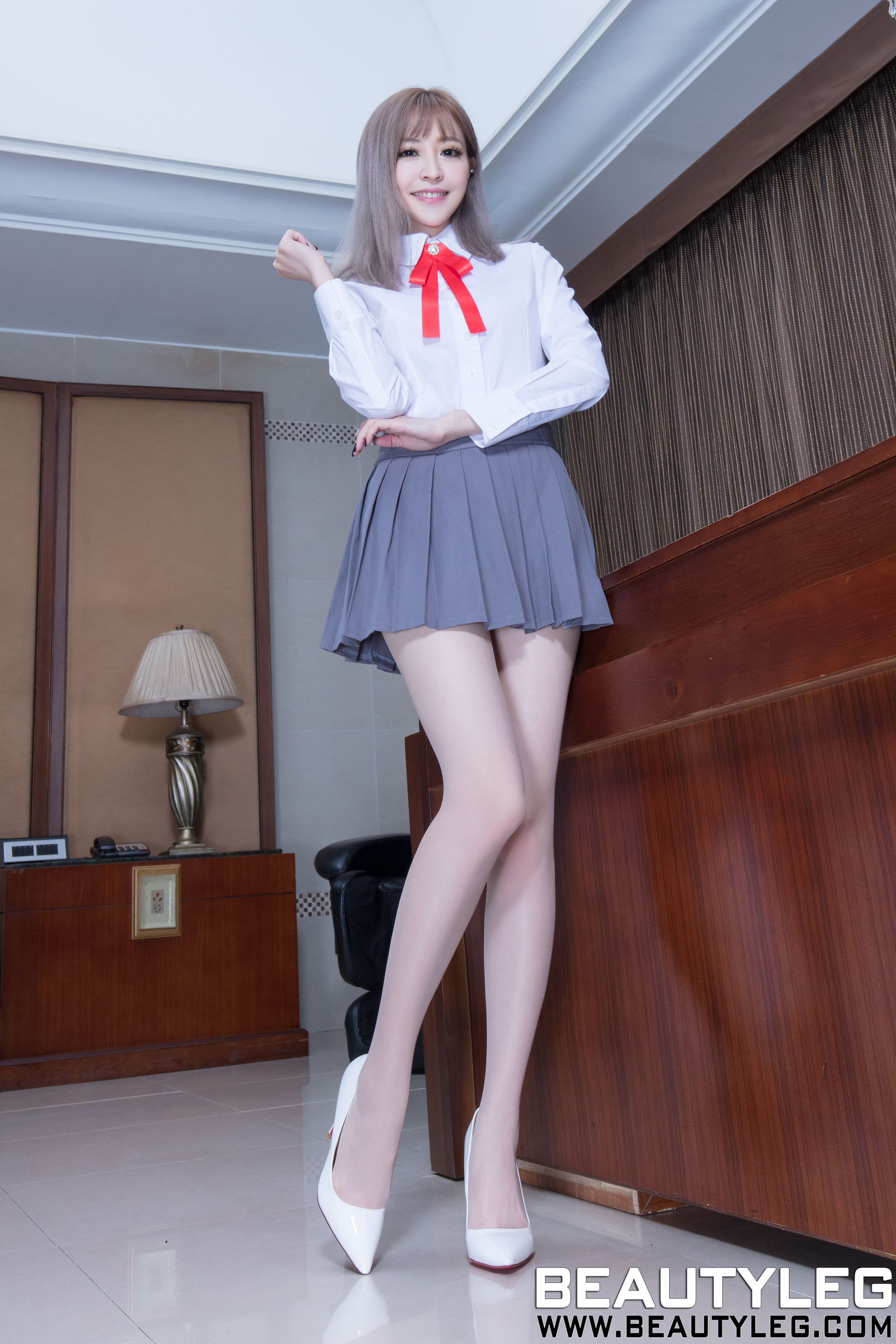 [Beautyleg] No.1521 腿模Lucy JK制服+黑丝包臀裙美腿写真[40](第25页)