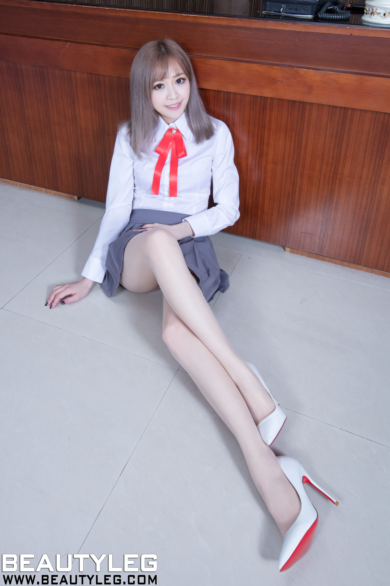 [Beautyleg] No.1521 腿模Lucy JK制服+黑丝包臀裙美腿写真[40](第39页)