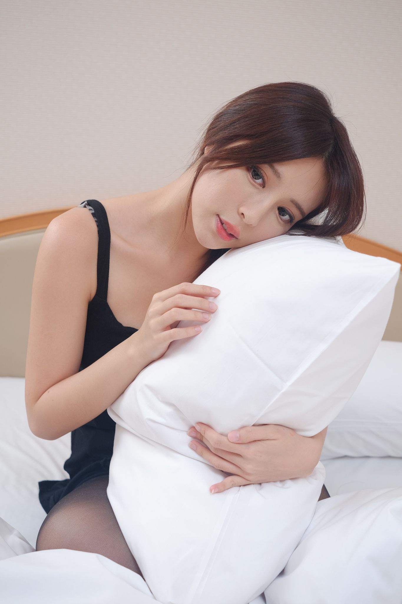 张齐郡JULIE - 超高清私房美照[148](第70页)