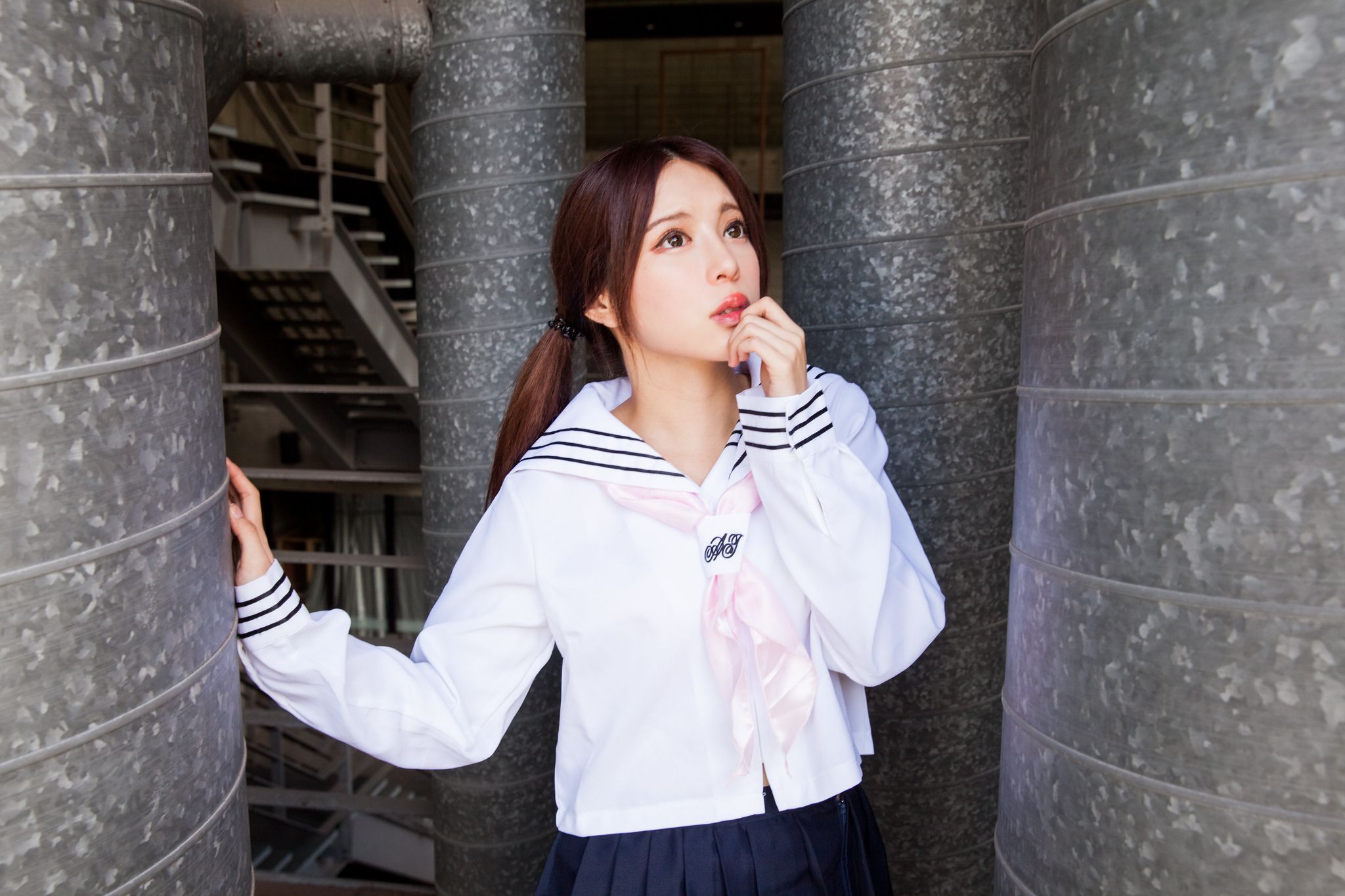 台湾妹子张齐郡JULIE - 水手服学生装外拍套图[92](第35页)