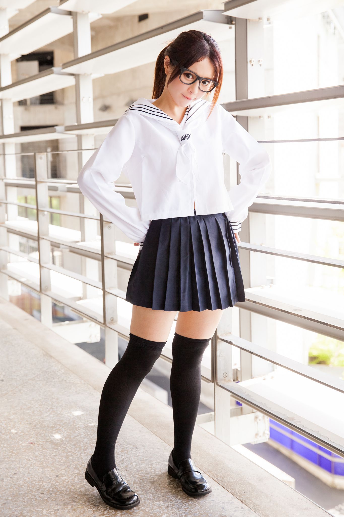 台湾妹子张齐郡JULIE - 水手服学生装外拍套图[92](第36页)