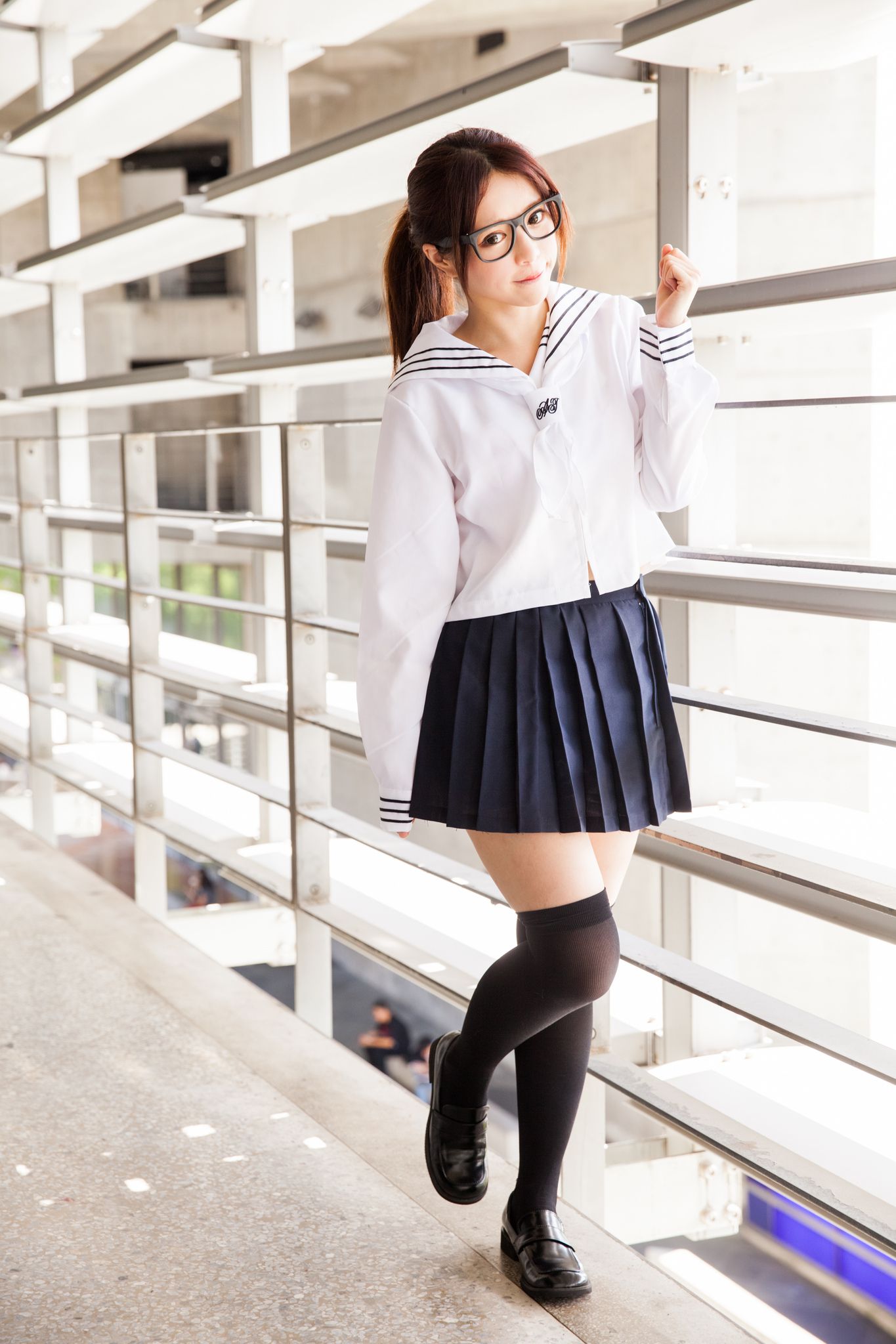 台湾妹子张齐郡JULIE - 水手服学生装外拍套图[92](第41页)