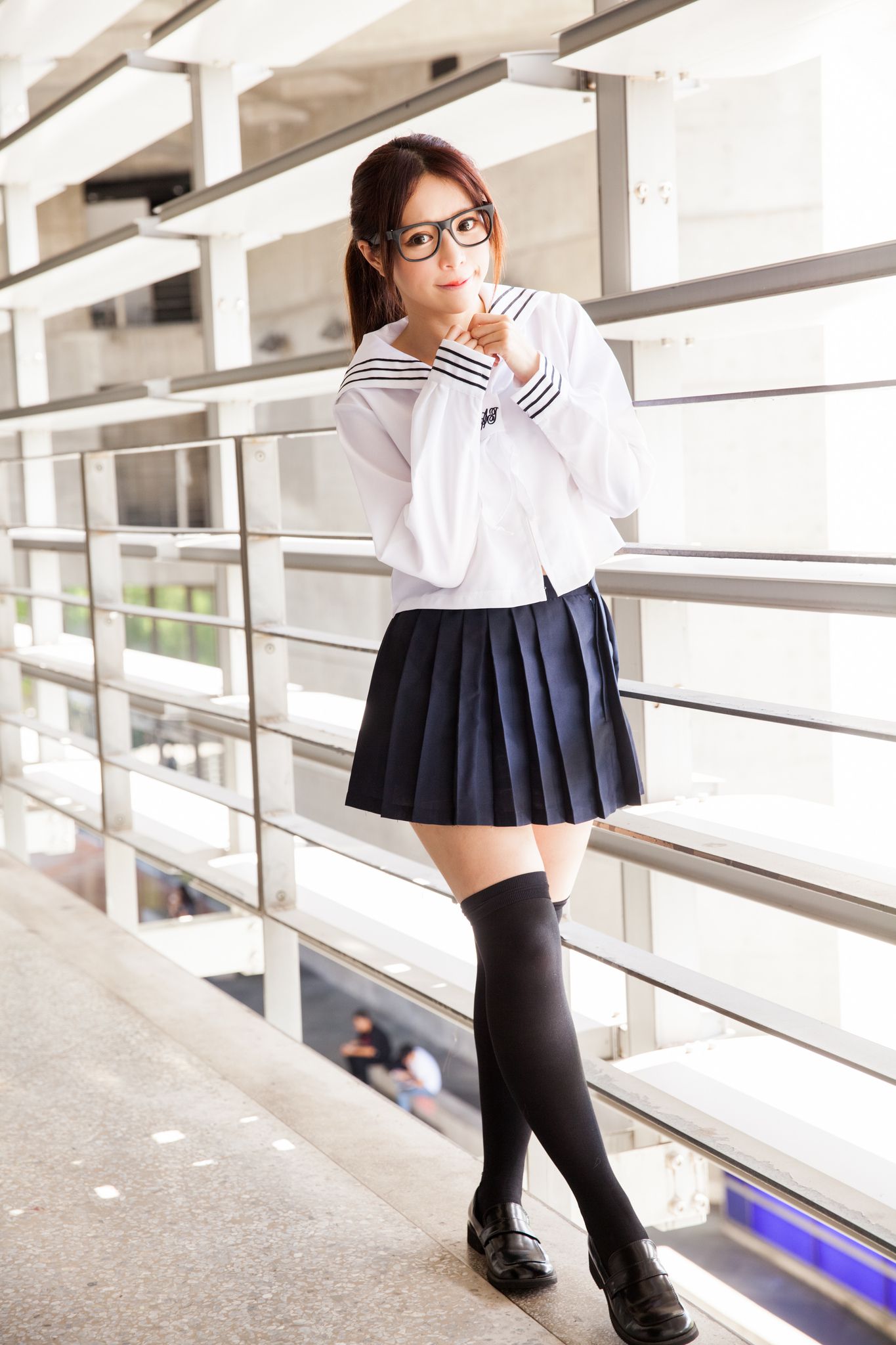 台湾妹子张齐郡JULIE - 水手服学生装外拍套图[92](第51页)