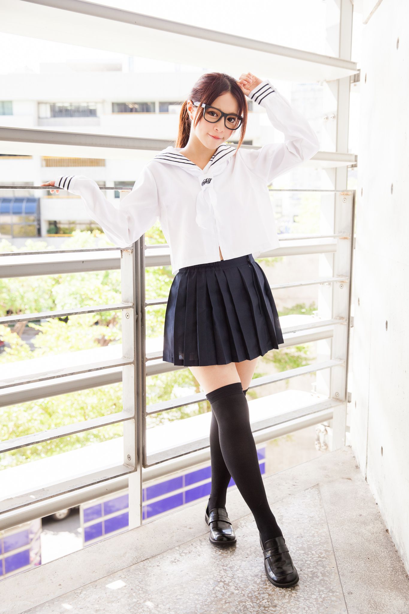 台湾妹子张齐郡JULIE - 水手服学生装外拍套图[92](第55页)