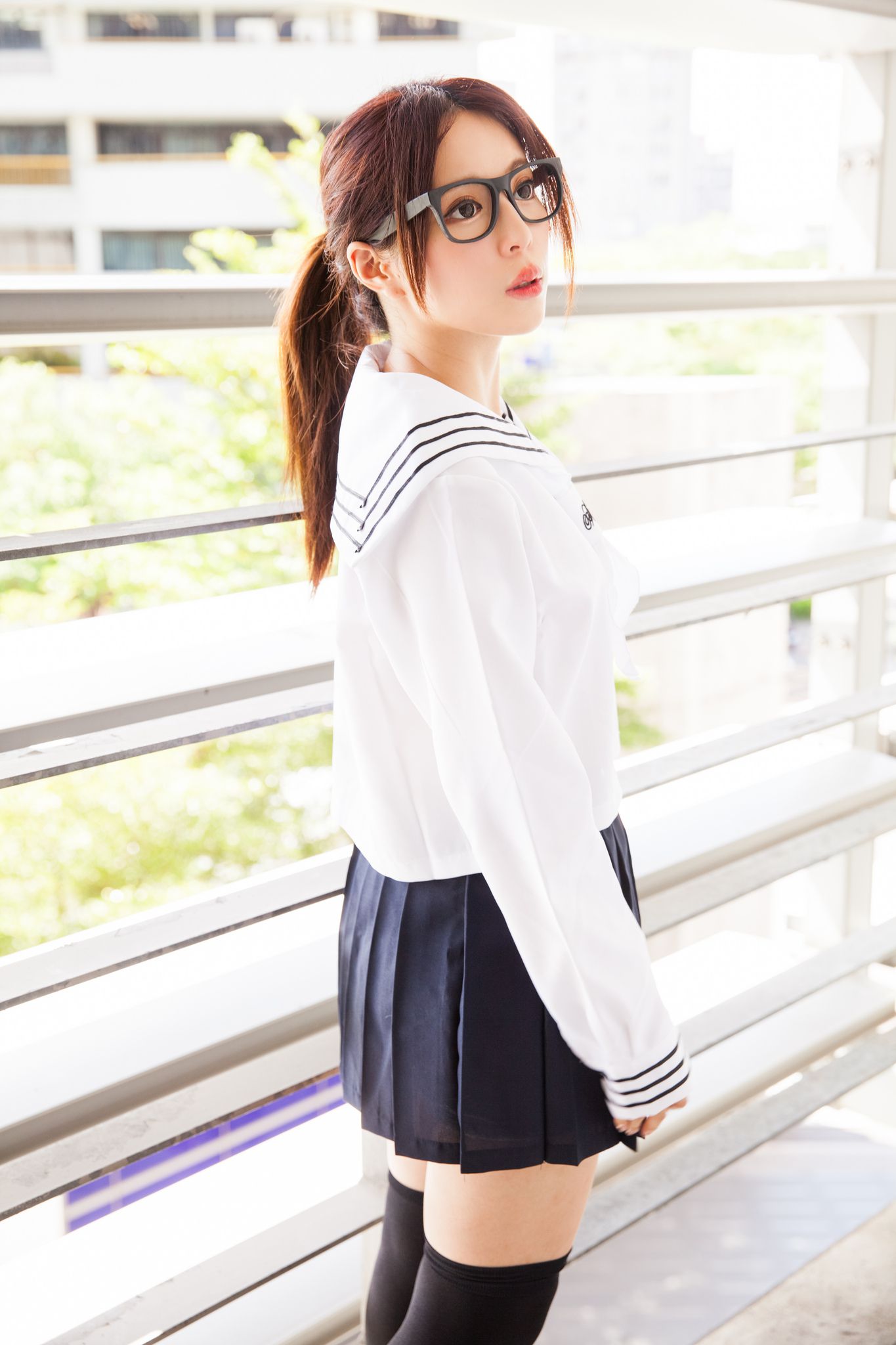台湾妹子张齐郡JULIE - 水手服学生装外拍套图[92](第59页)