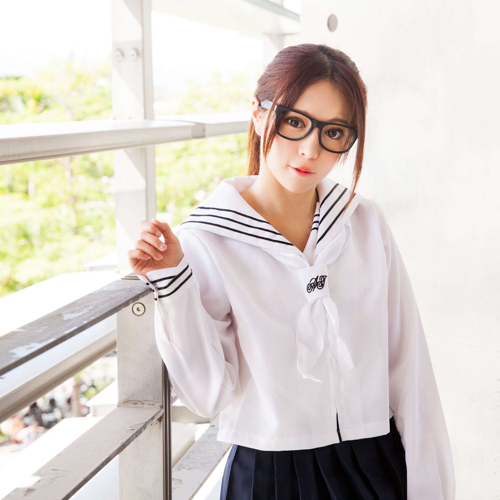 台湾妹子张齐郡JULIE - 水手服学生装外拍套图[92](第67页)
