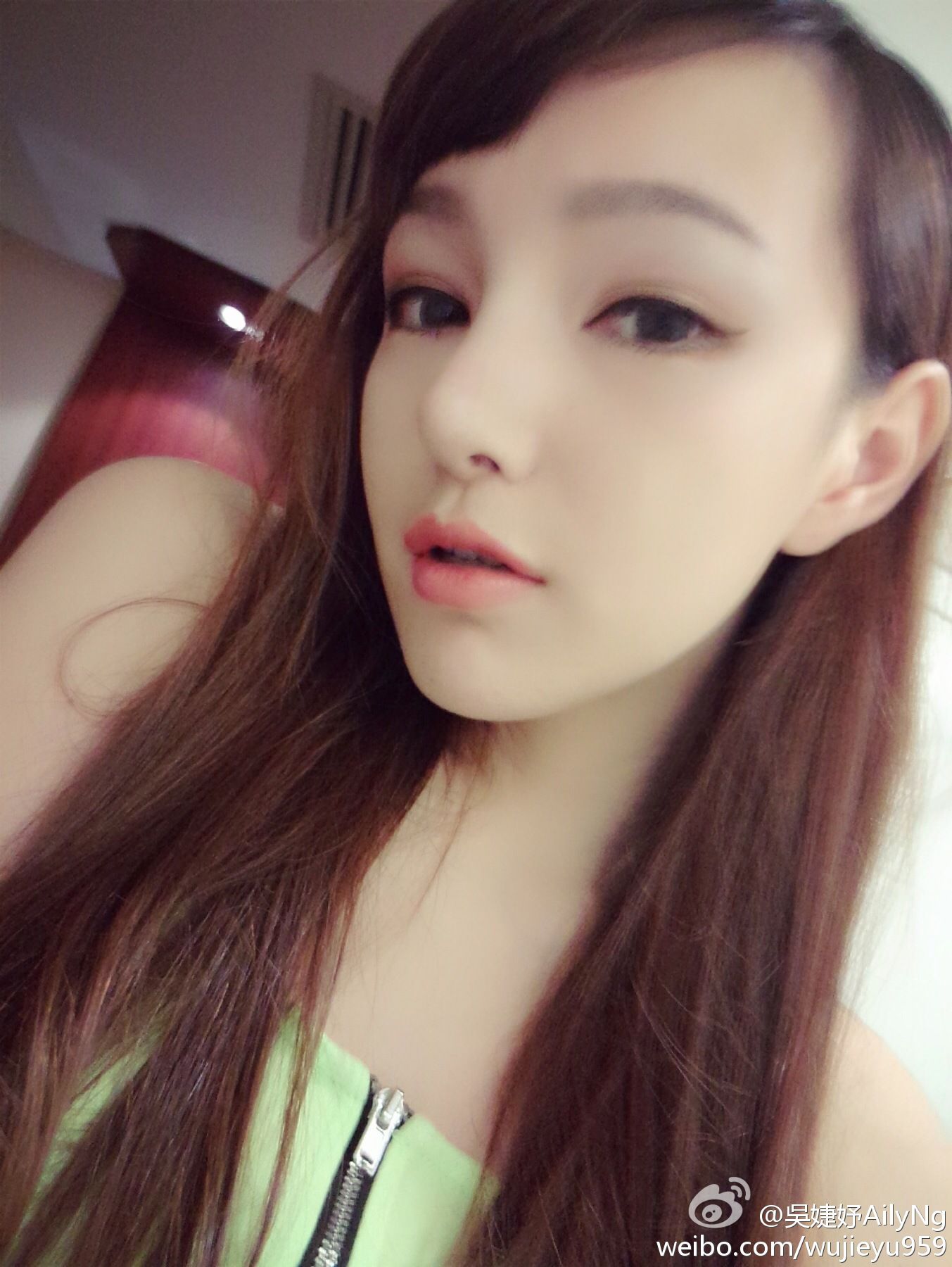 吴婕妤AilyNg - 超高清微博自拍美照全集[142](第83页)