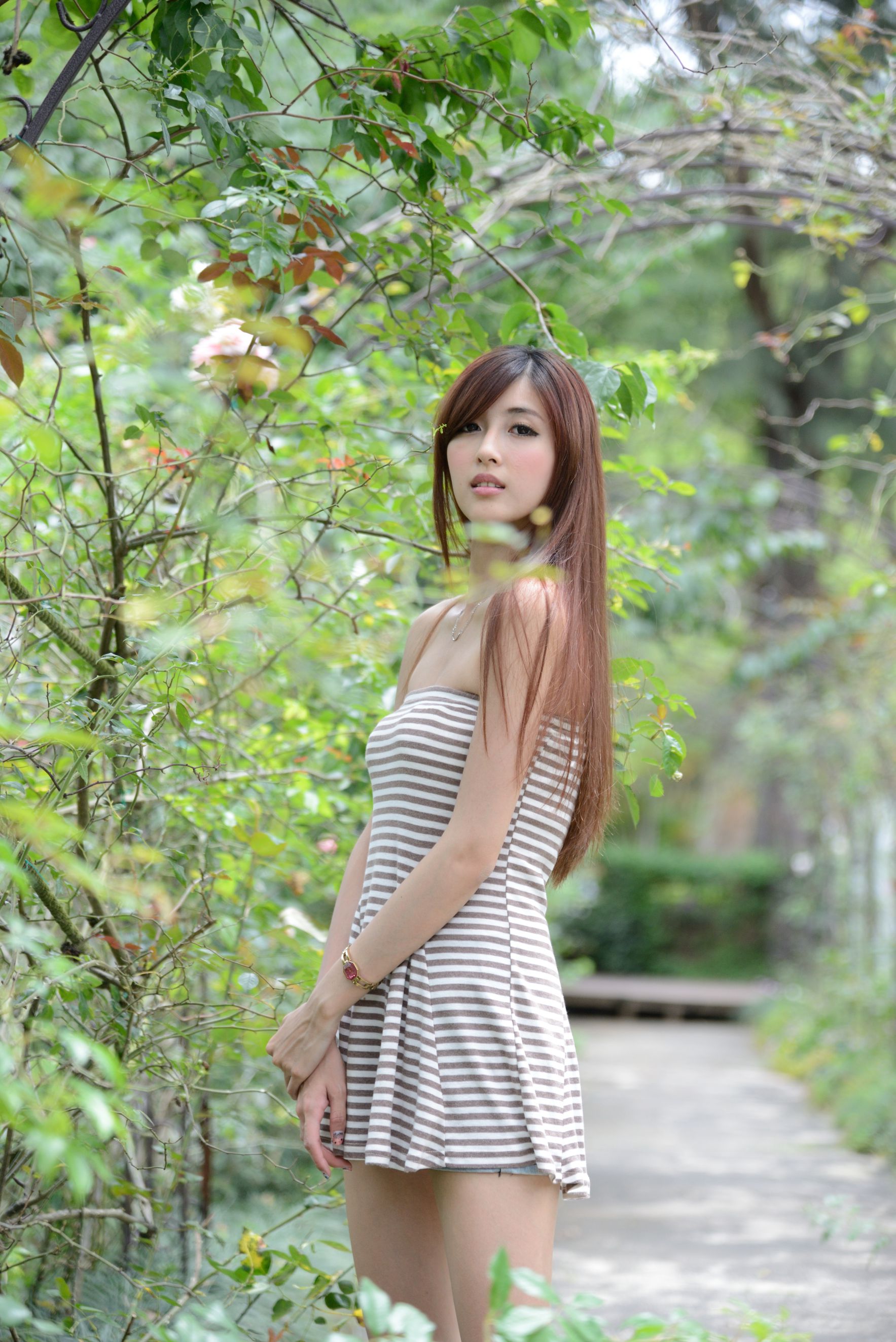 [台湾美女图片] Kila晶晶 - 士林官邸超清外拍写真套图[195](第99页)