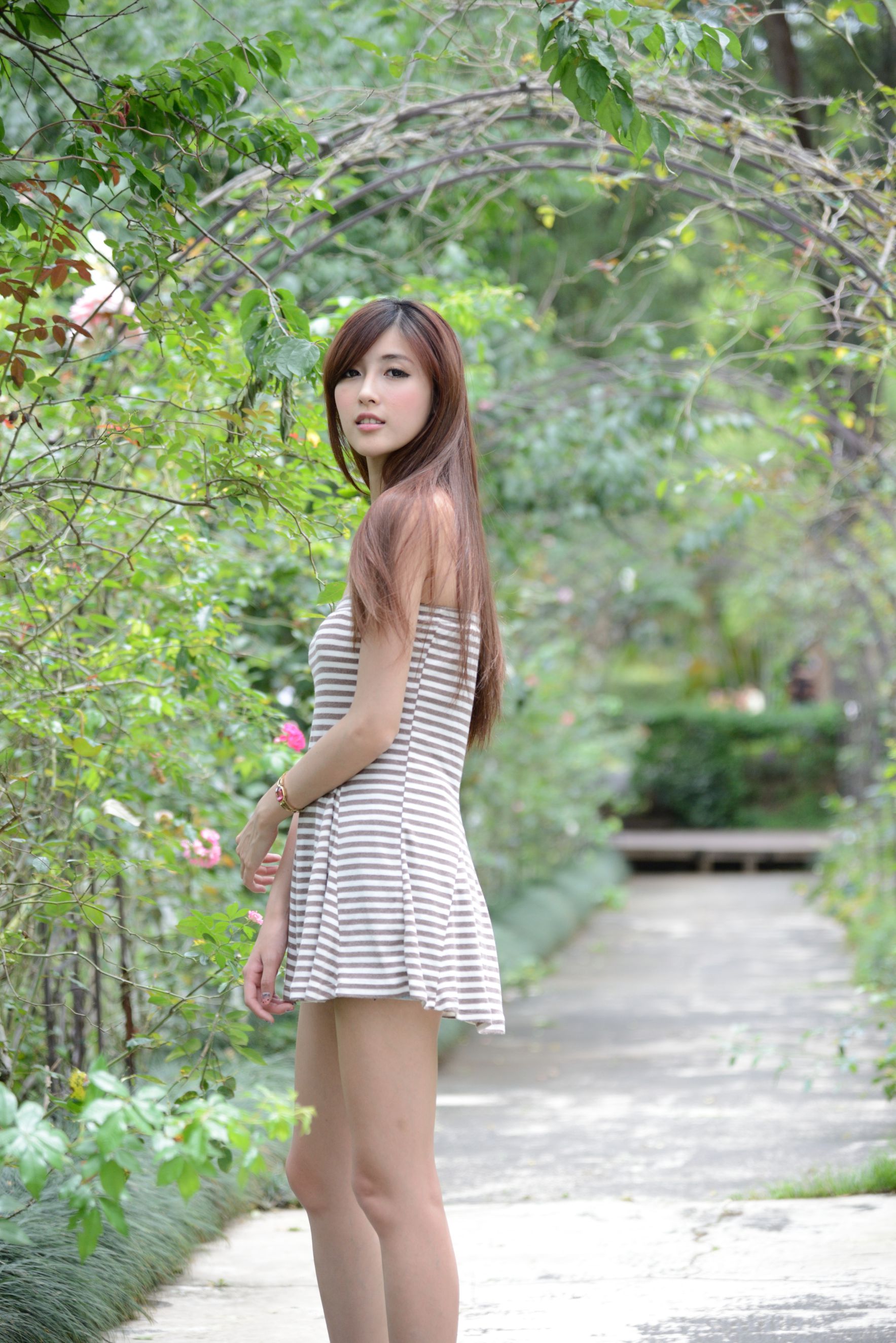 [台湾美女图片] Kila晶晶 - 士林官邸超清外拍写真套图[195](第101页)