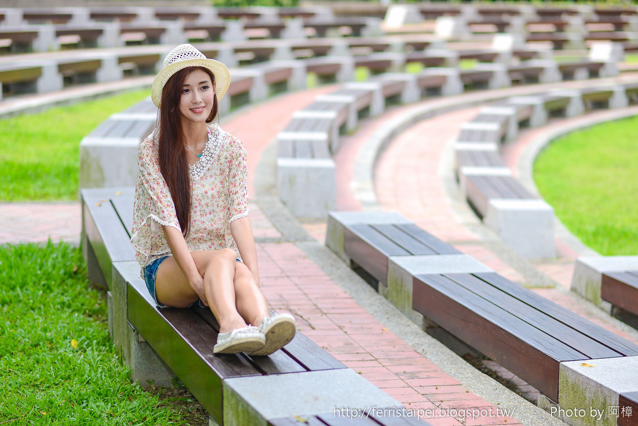 台湾清纯美女Kila晶晶 - 超高清郊外唯美写真套图[149](第98页)