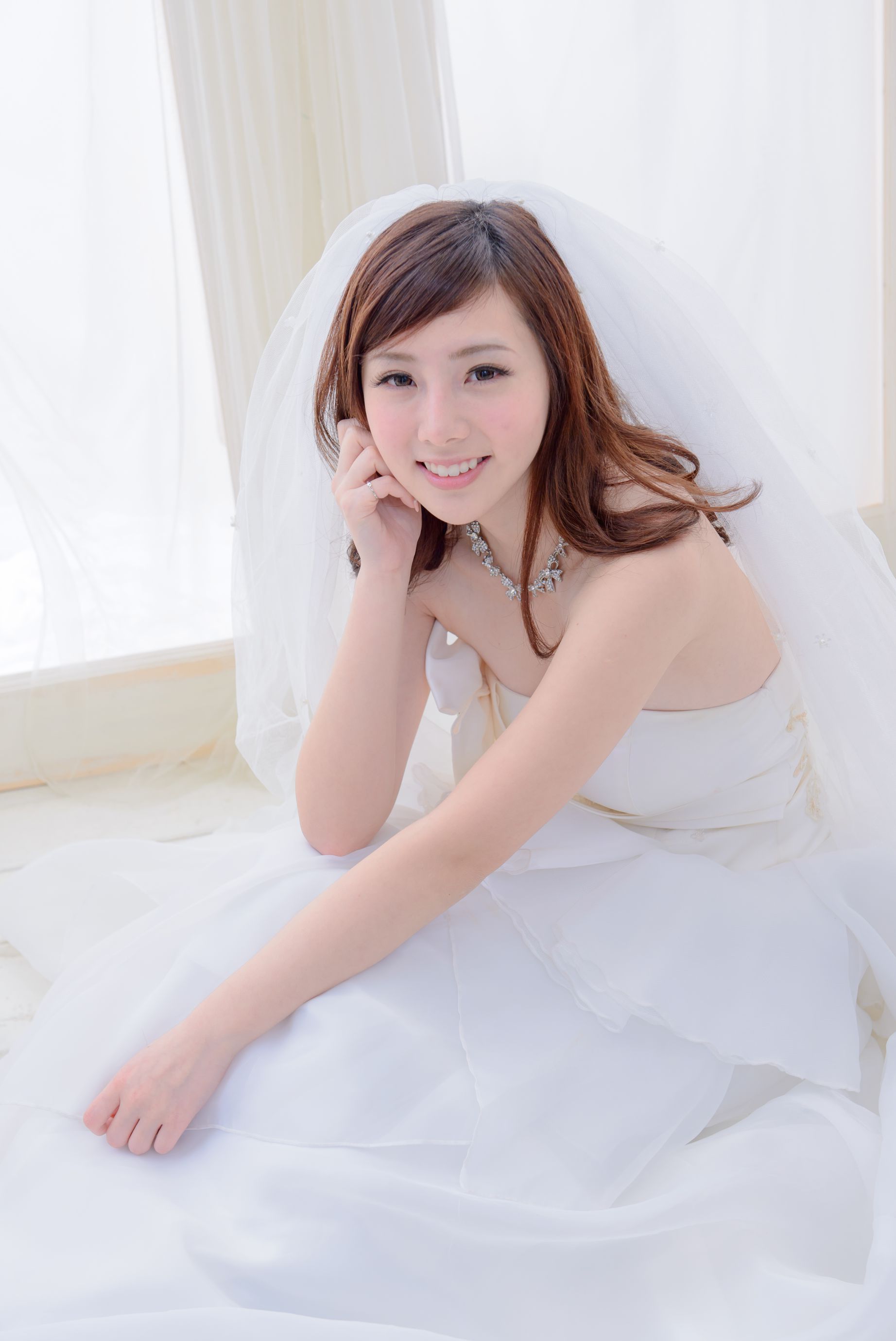 [婚纱美女] 陈思颖 - 蓝白婚纱影集套图[70](第34页)