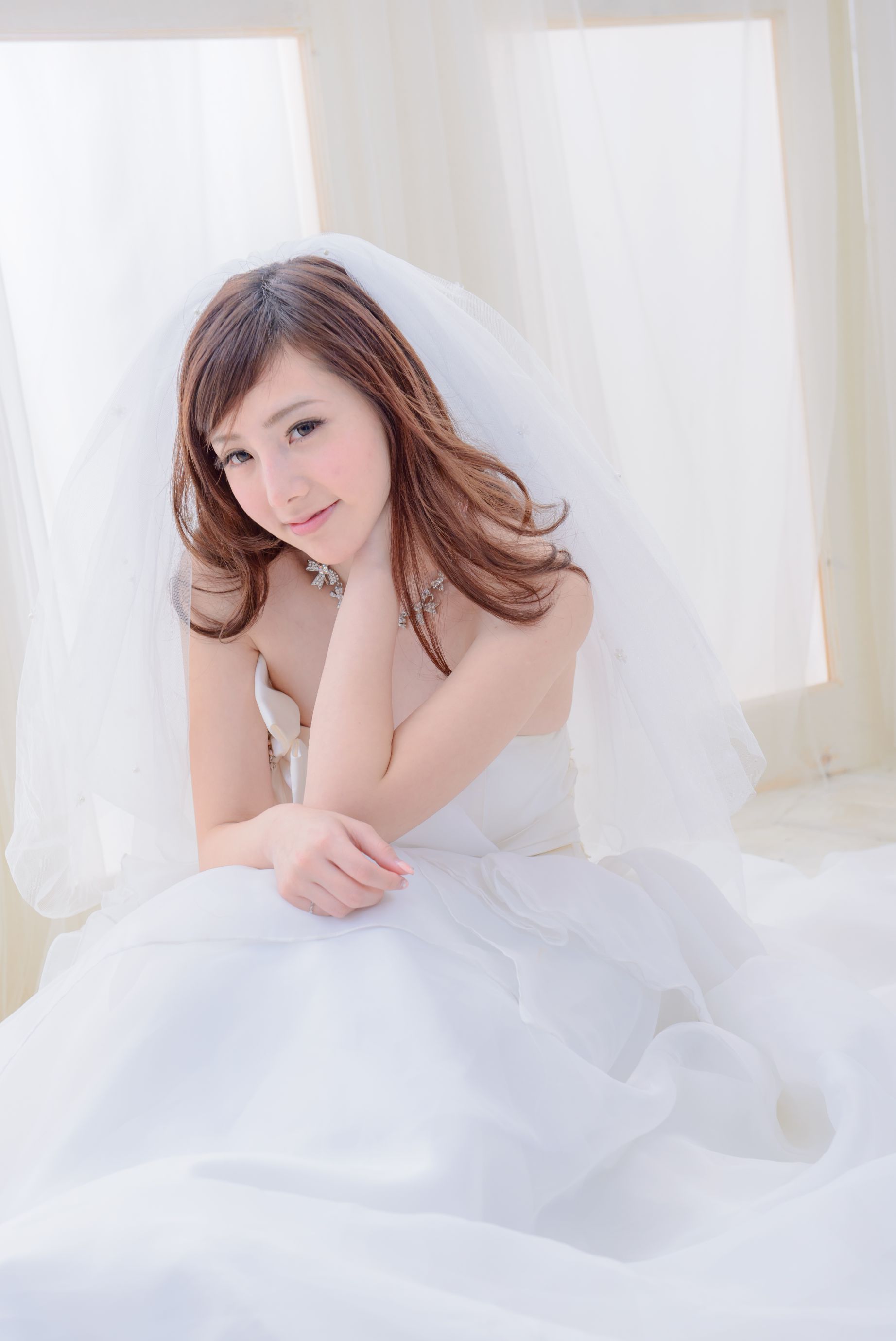 [婚纱美女] 陈思颖 - 蓝白婚纱影集套图[70](第35页)