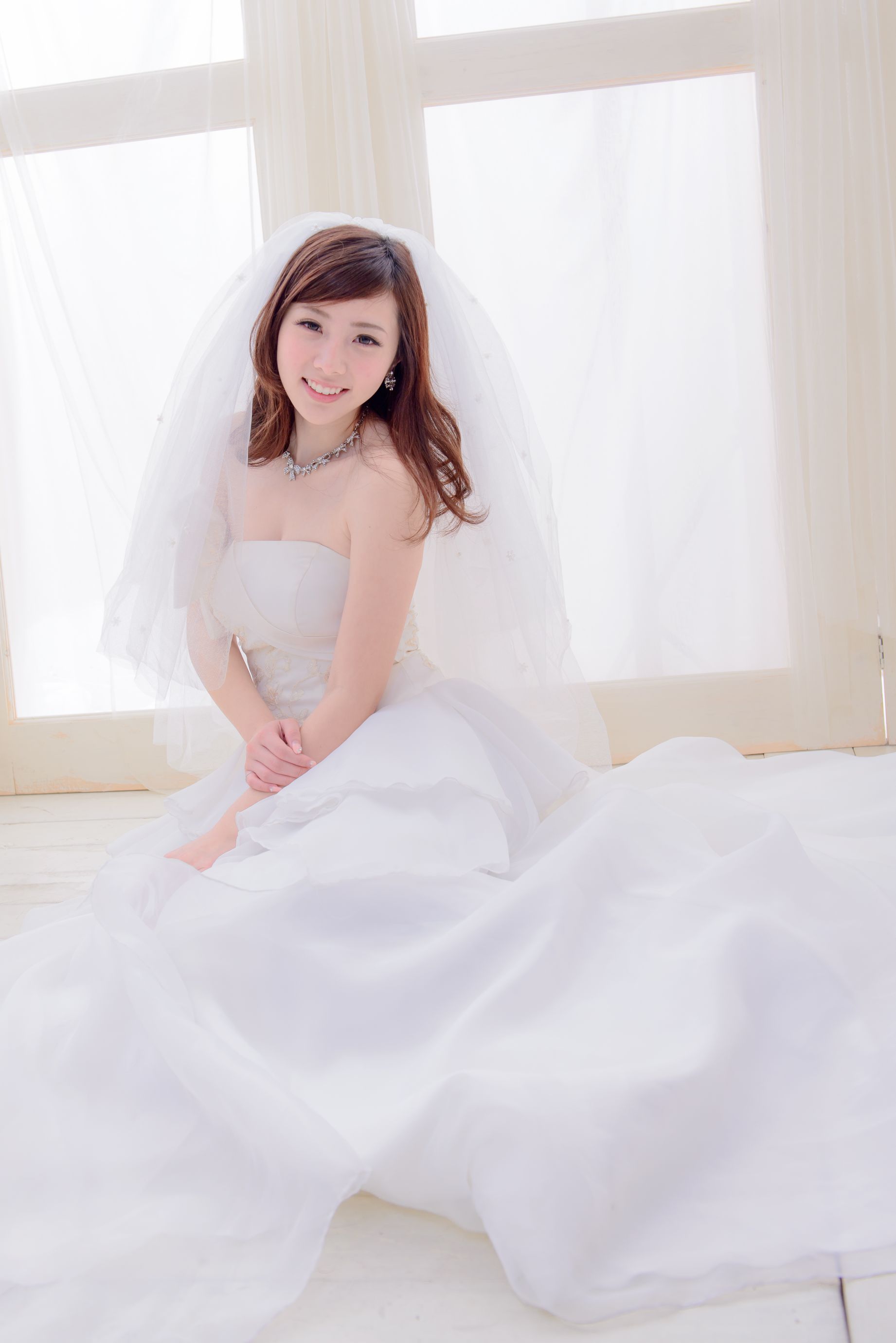 [婚纱美女] 陈思颖 - 蓝白婚纱影集套图[70](第39页)