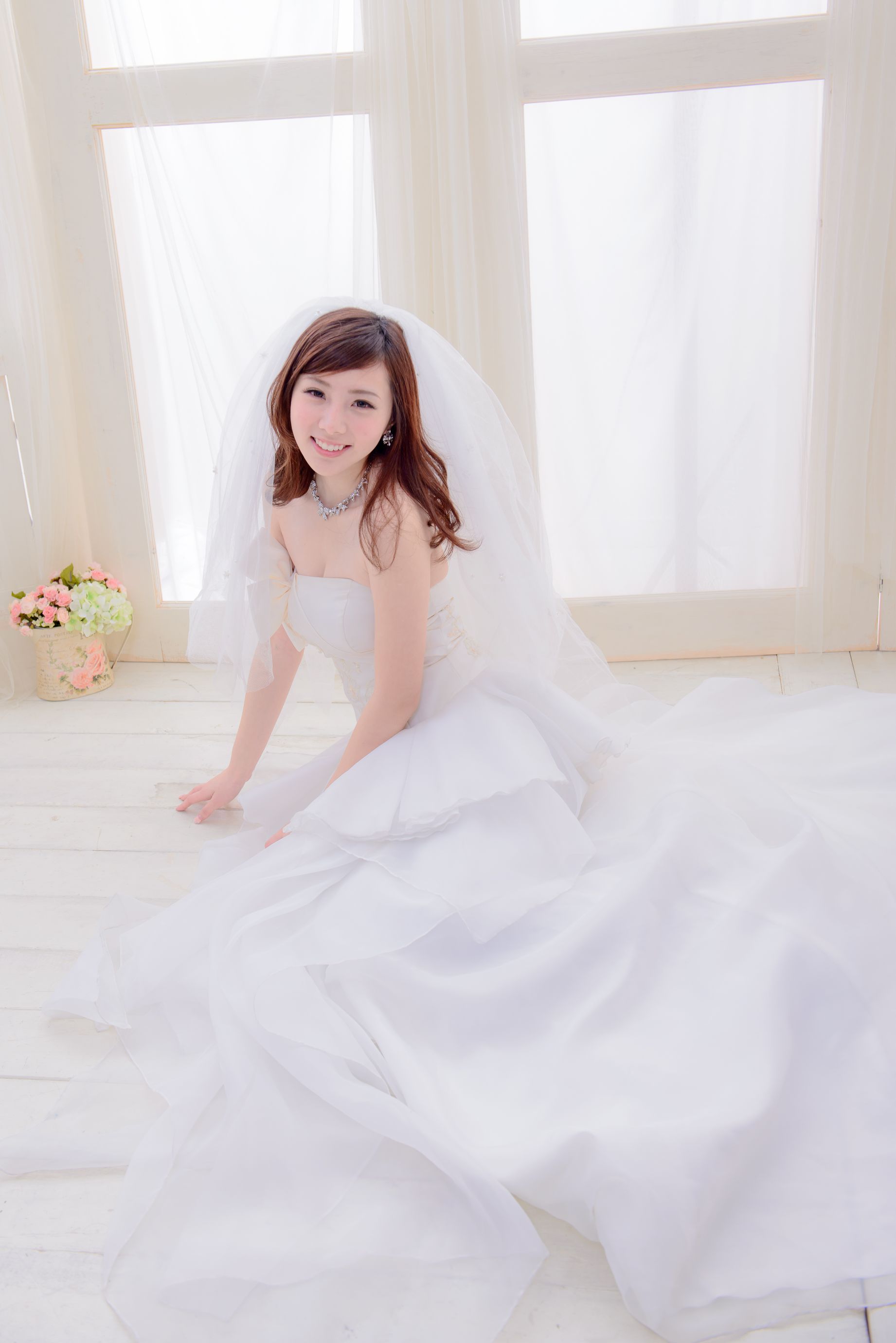 [婚纱美女] 陈思颖 - 蓝白婚纱影集套图[70](第40页)