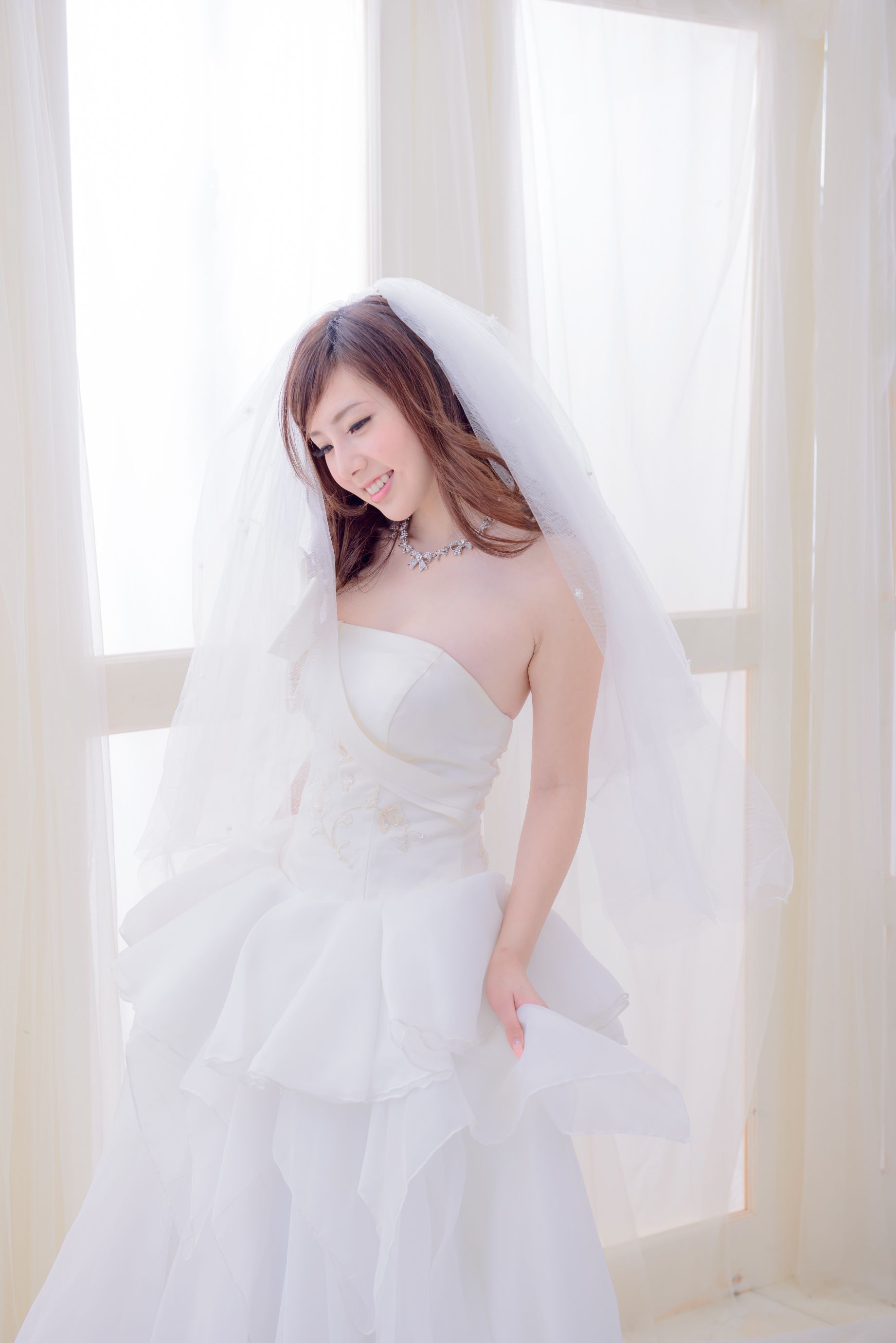 [婚纱美女] 陈思颖 - 蓝白婚纱影集套图[70](第44页)