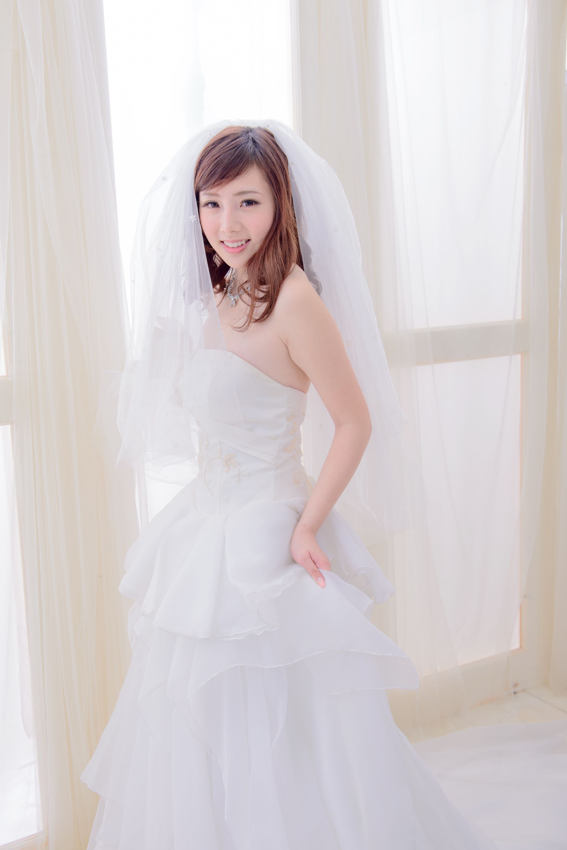 [婚纱美女] 陈思颖 - 蓝白婚纱影集套图[70](第45页)