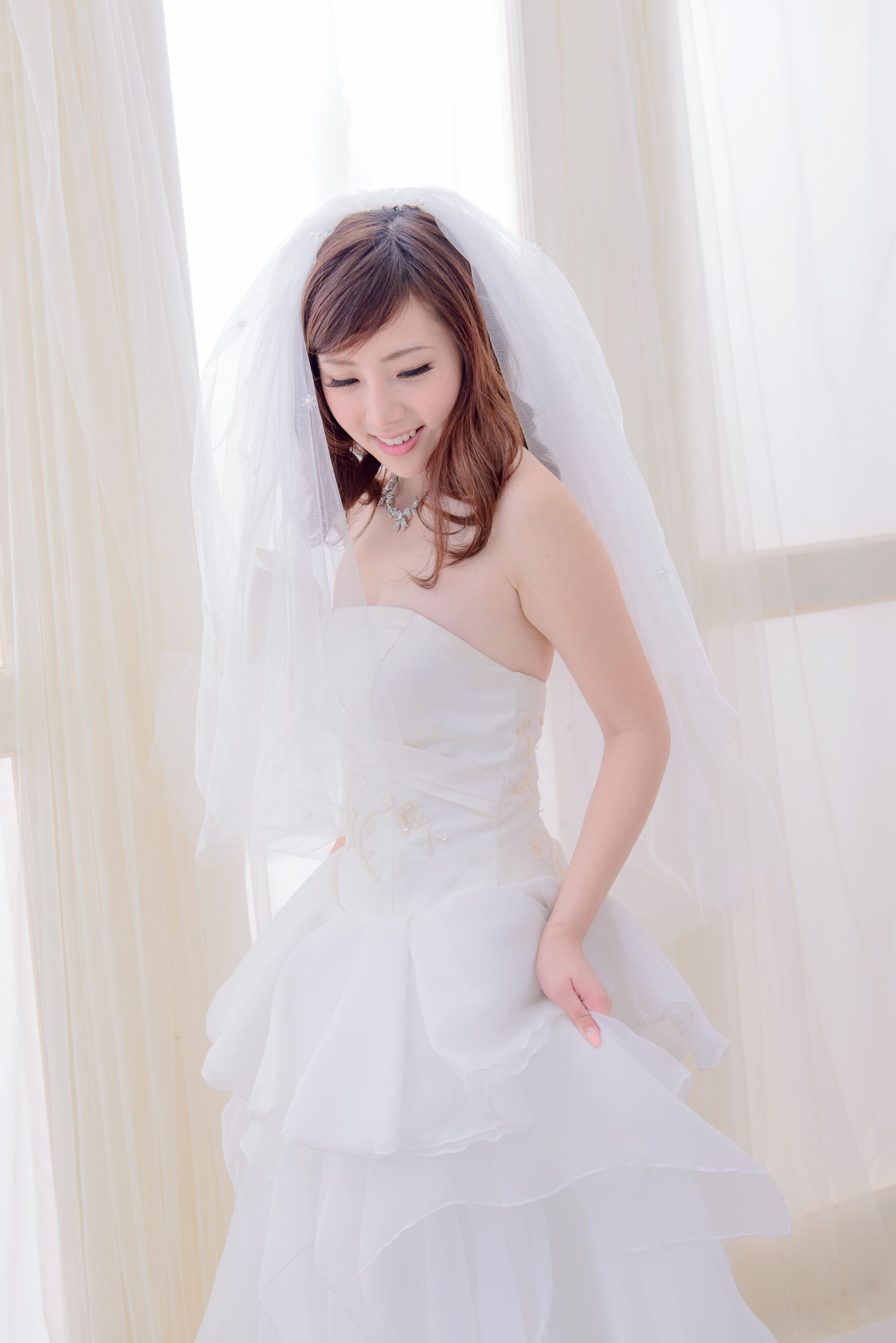 [婚纱美女] 陈思颖 - 蓝白婚纱影集套图[70](第46页)